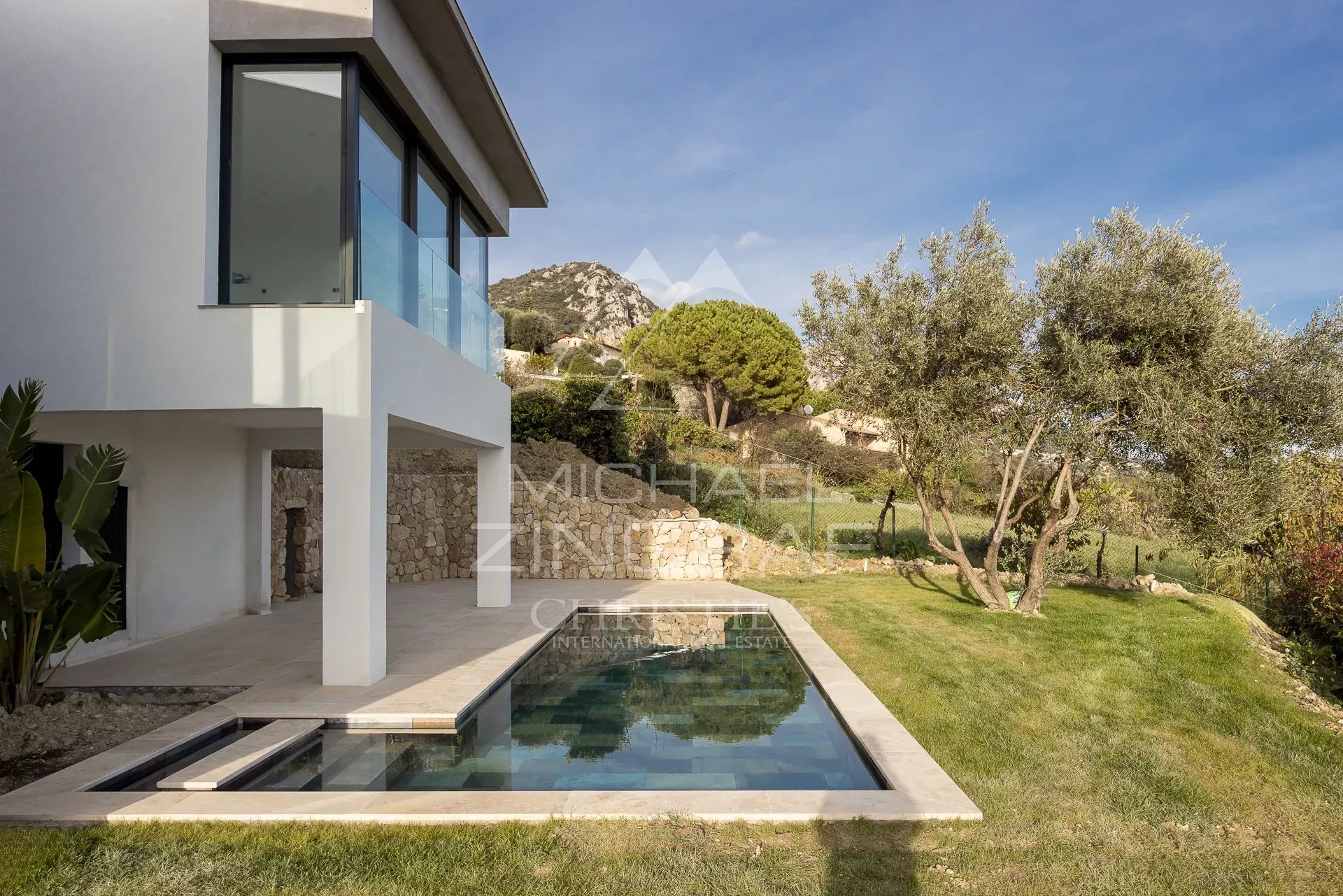 Modern property with panoramical sea and mountain view