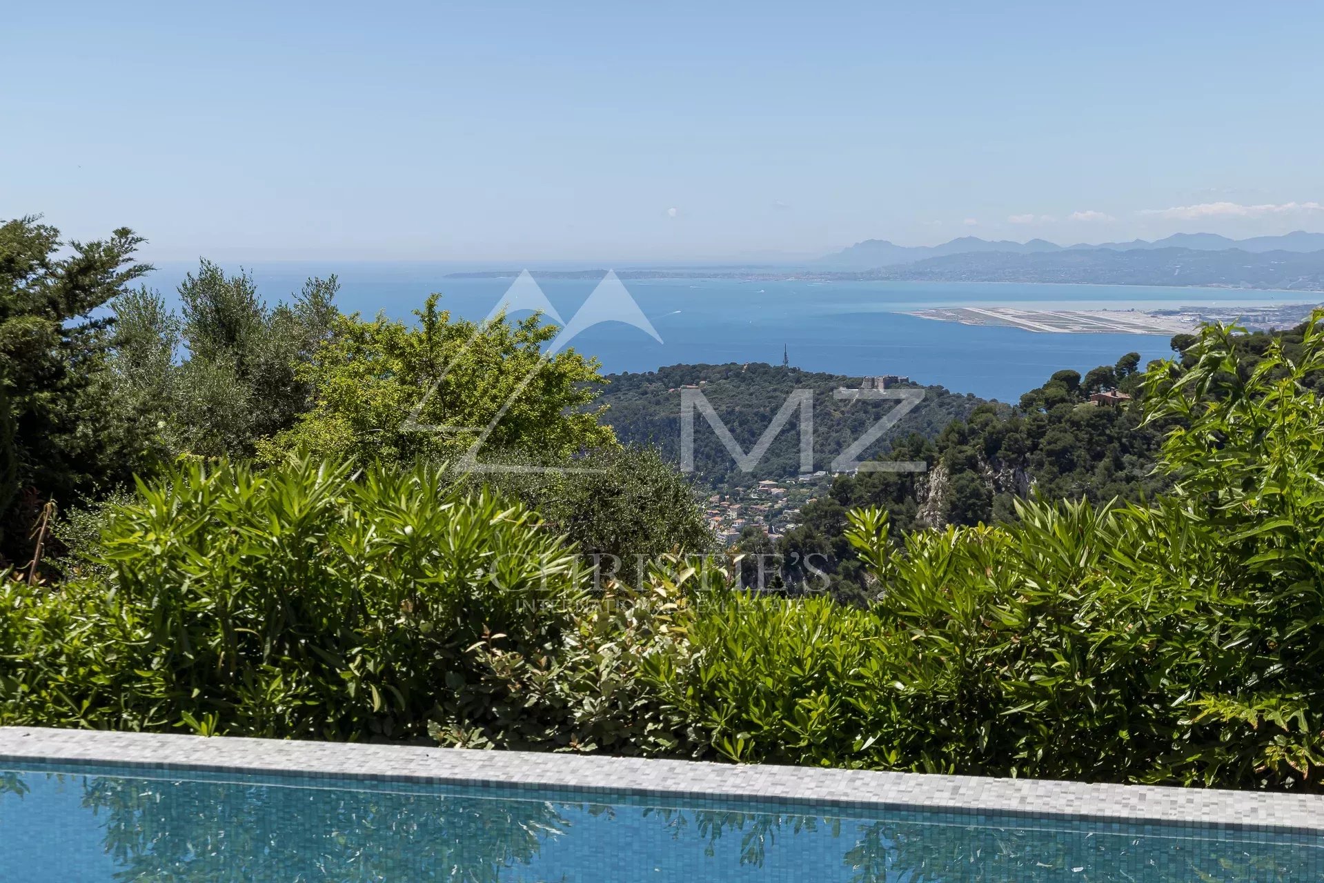 Villa contemporaine avec vue mer panoramique