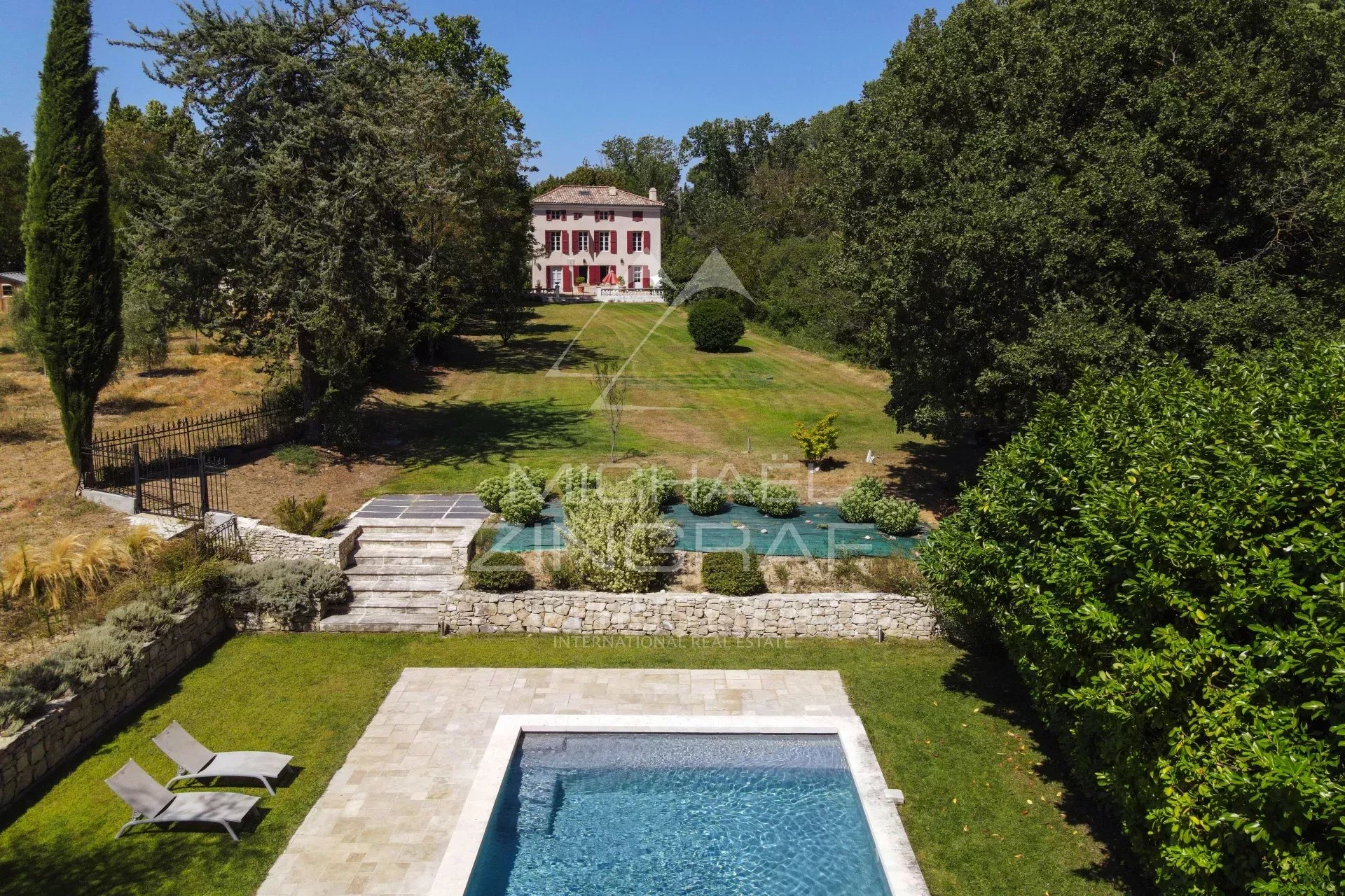 Aix en Provence- Renovated 18th century Provençal Bastide