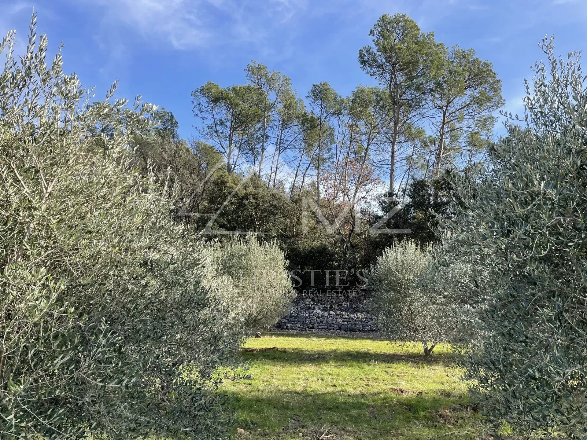 BASTIDE DE CHARME AU COEUR DU TERROIR DES CÔTES DE PROVENCE