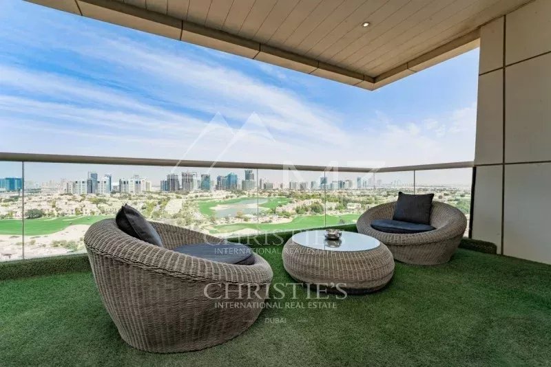 Exquisite Penthouse with Sweeping Golf Views