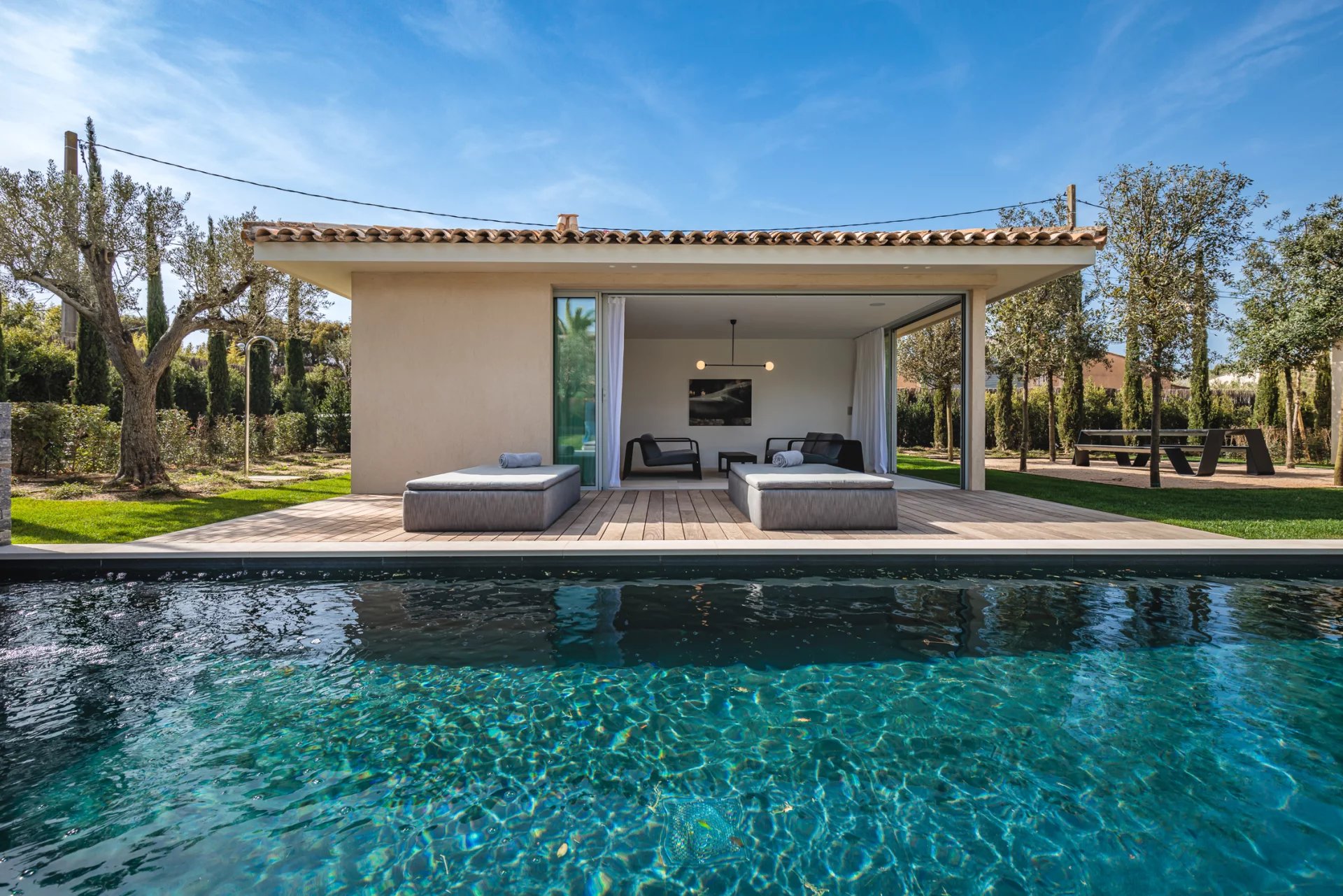 Magnifique villa neuve provençale/contemporaine à Saint-Tropez