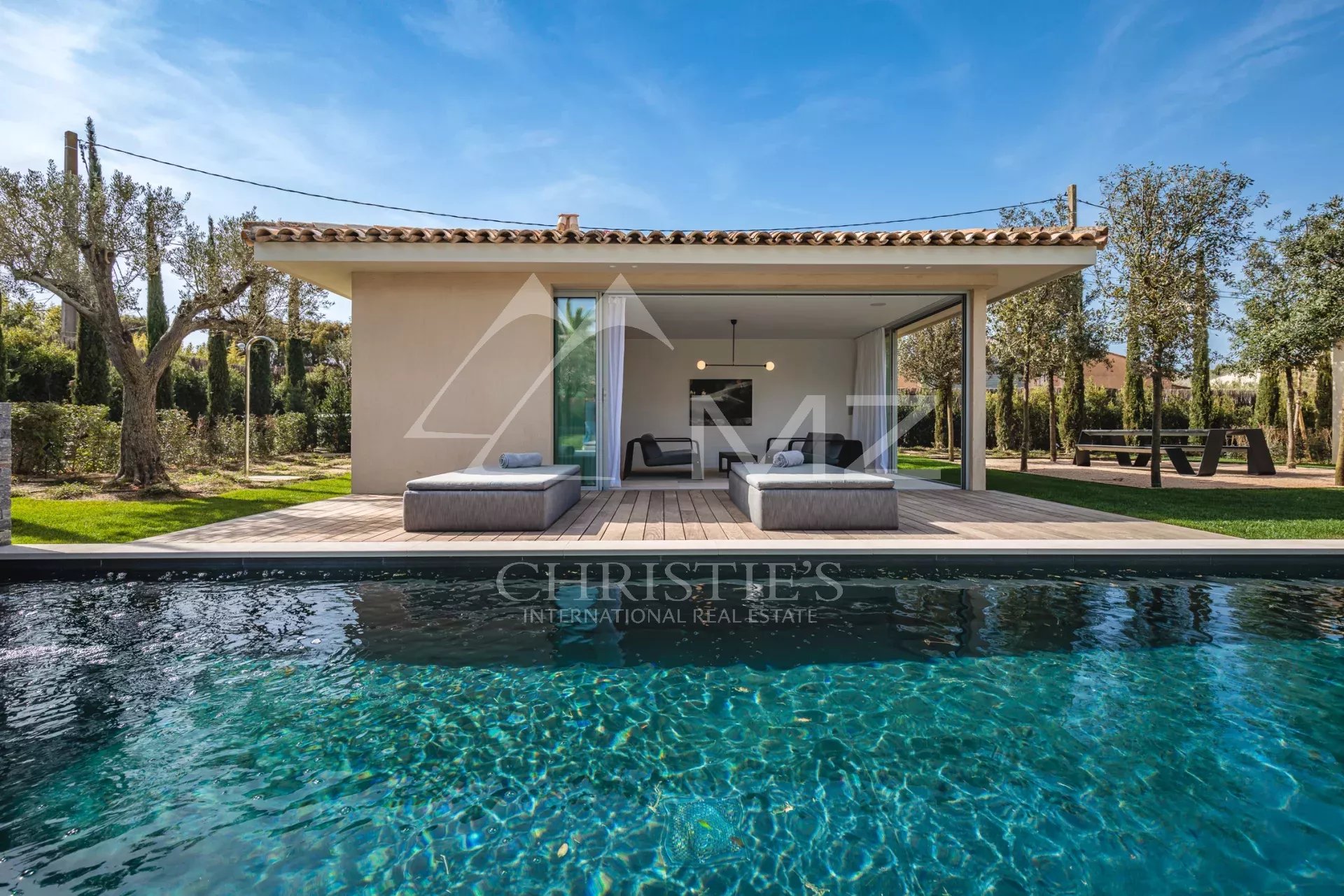 Magnifique villa neuve provençale/contemporaine à Saint-Tropez