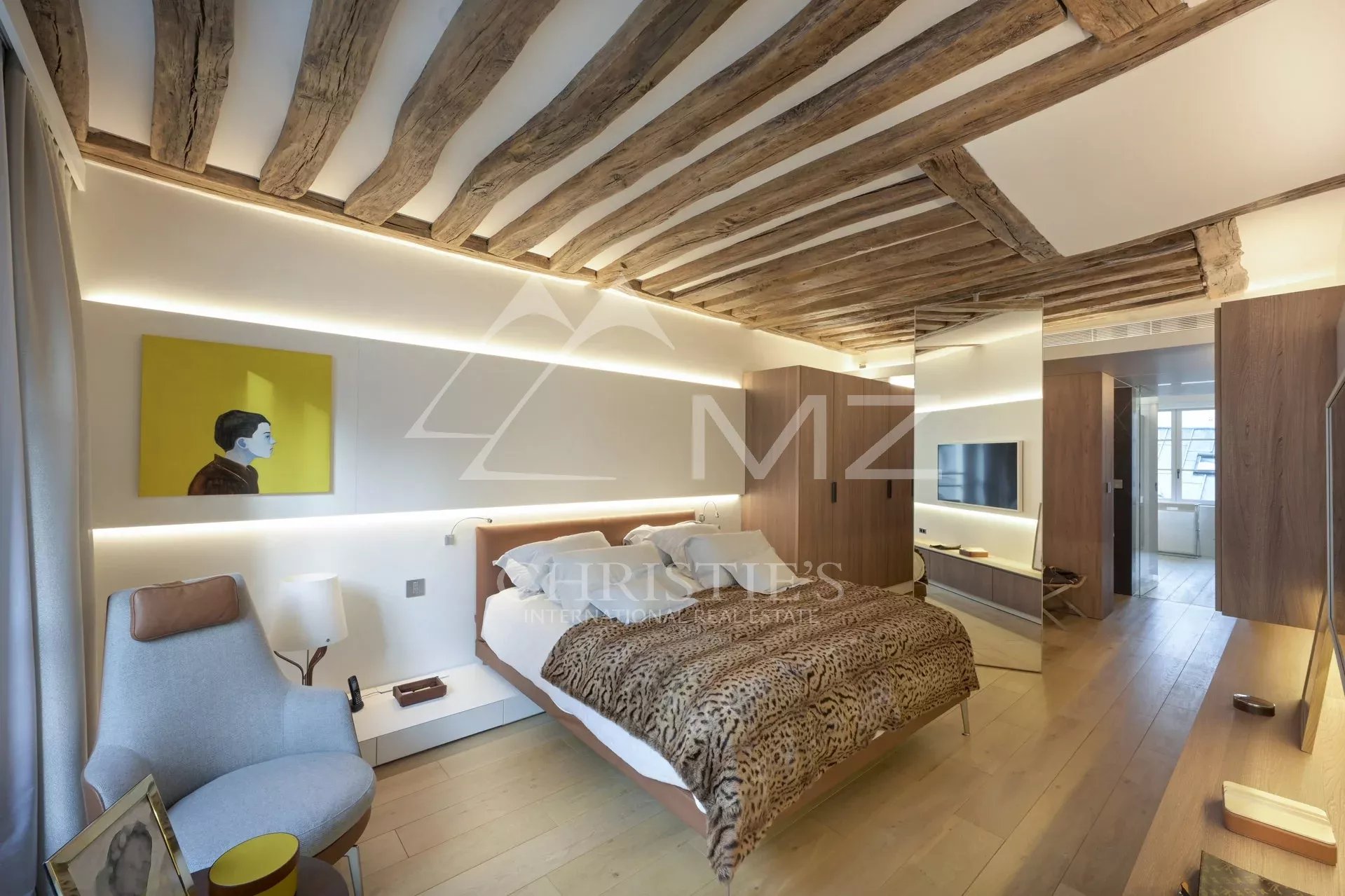 Appartement de 117 m2 -  Faubourg Saint-Honoré - Paris 8 - Parfait État