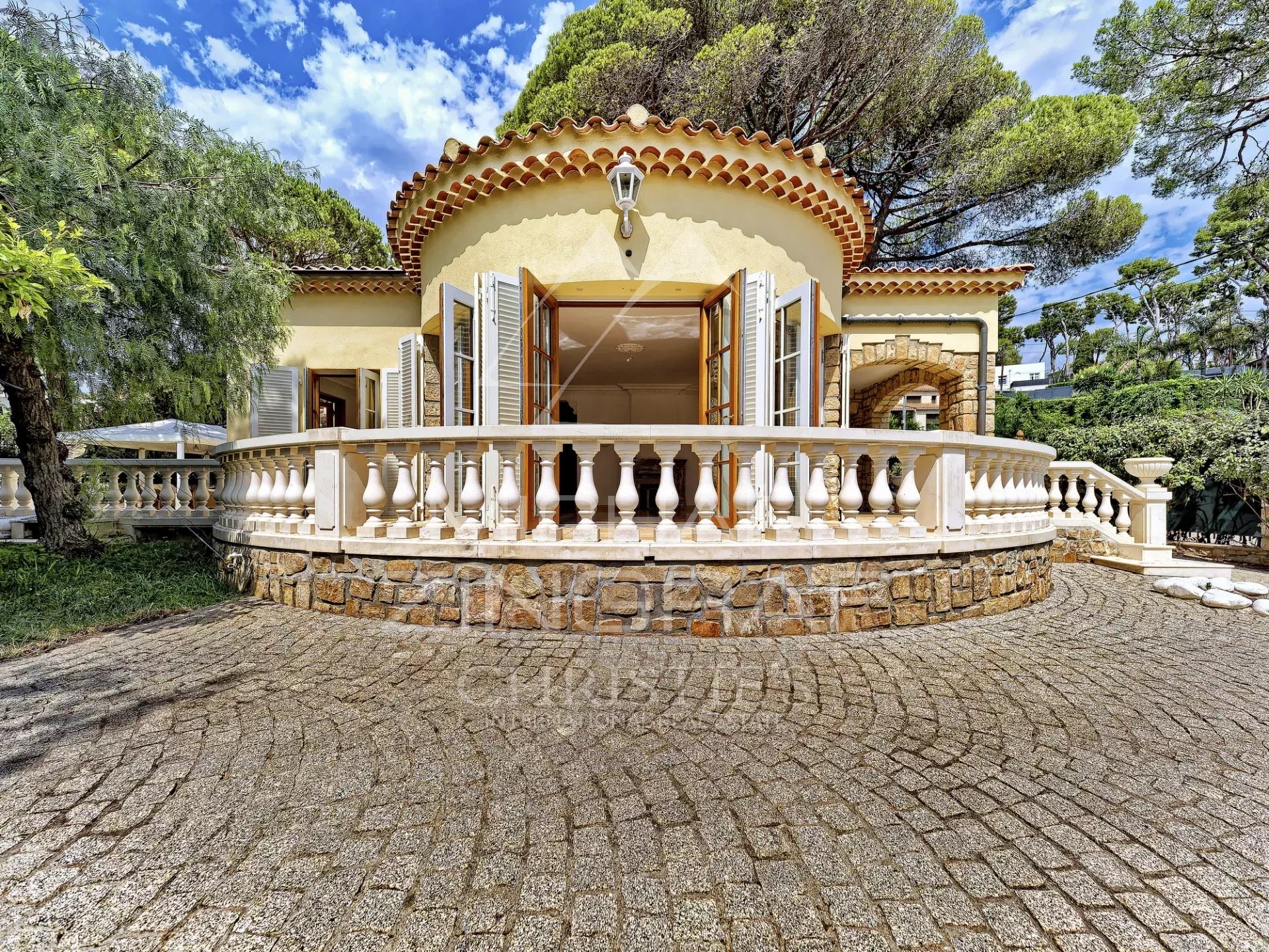 Cap d'Antibes - Villa mit Meerblick, zu Füßen von La Garoupe