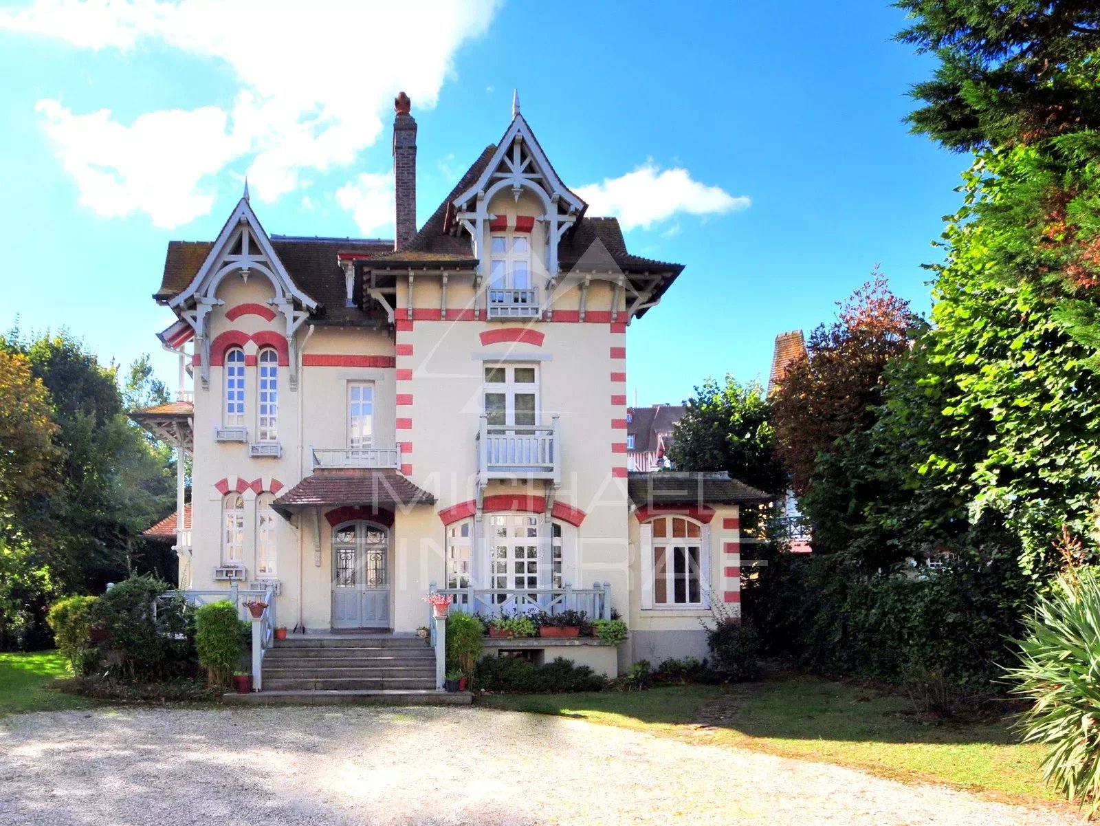 Villa anglo-normande triangle d'or Deauville