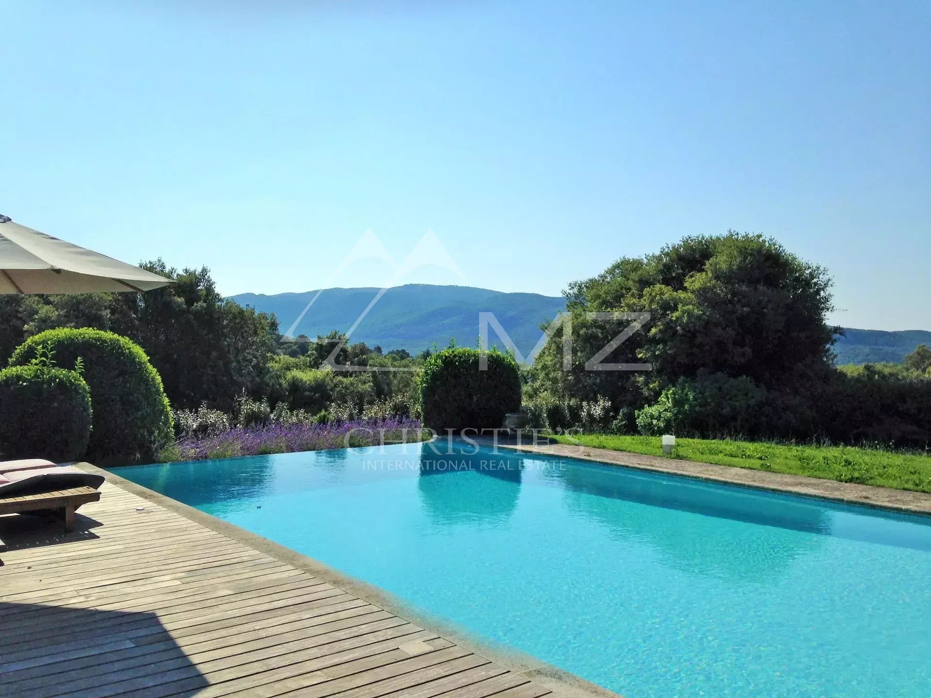 Bonnieux - Belle maison de vacances avec grande piscine chauffée