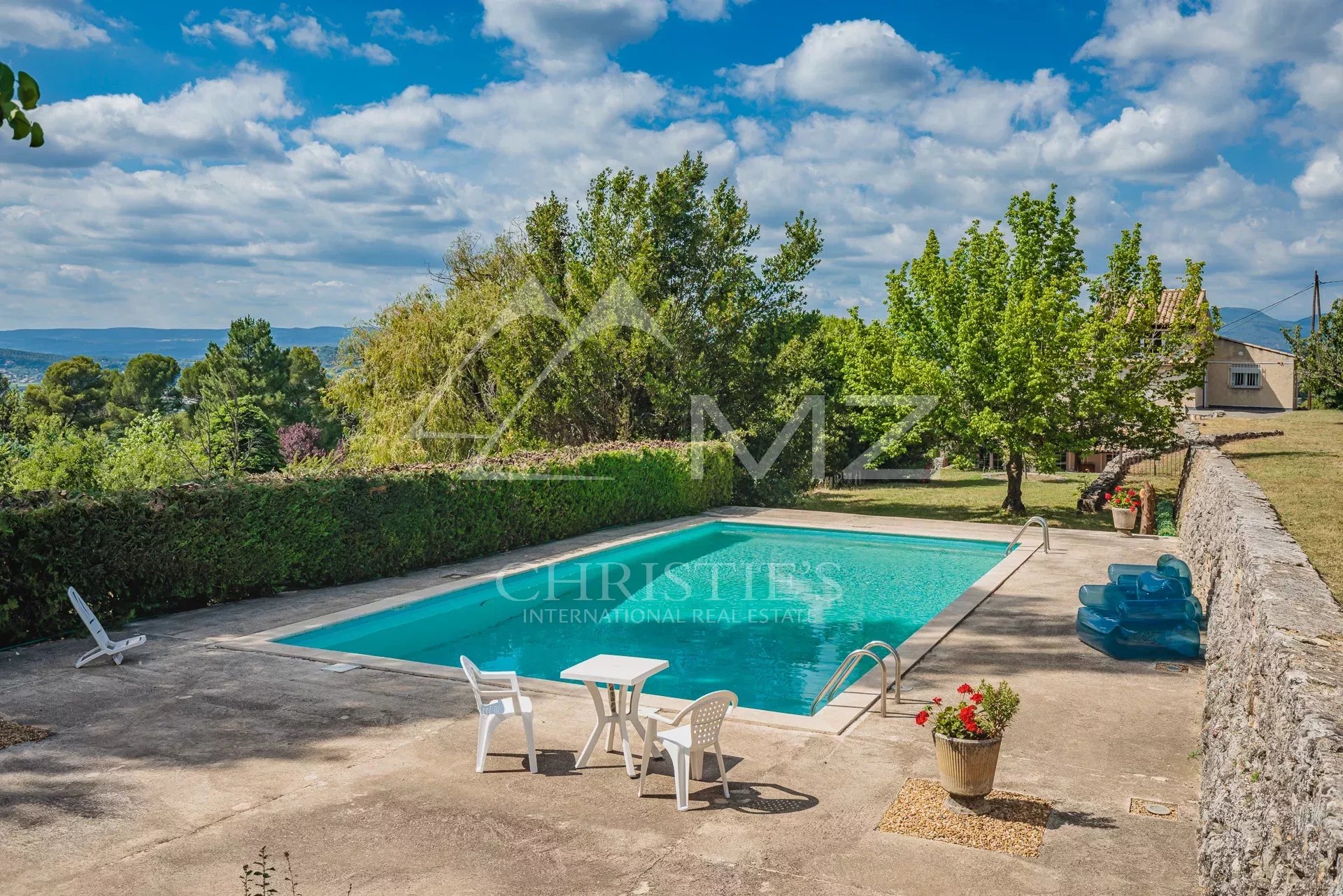 Belle propriété sur les hauteurs de la capitale du Luberon