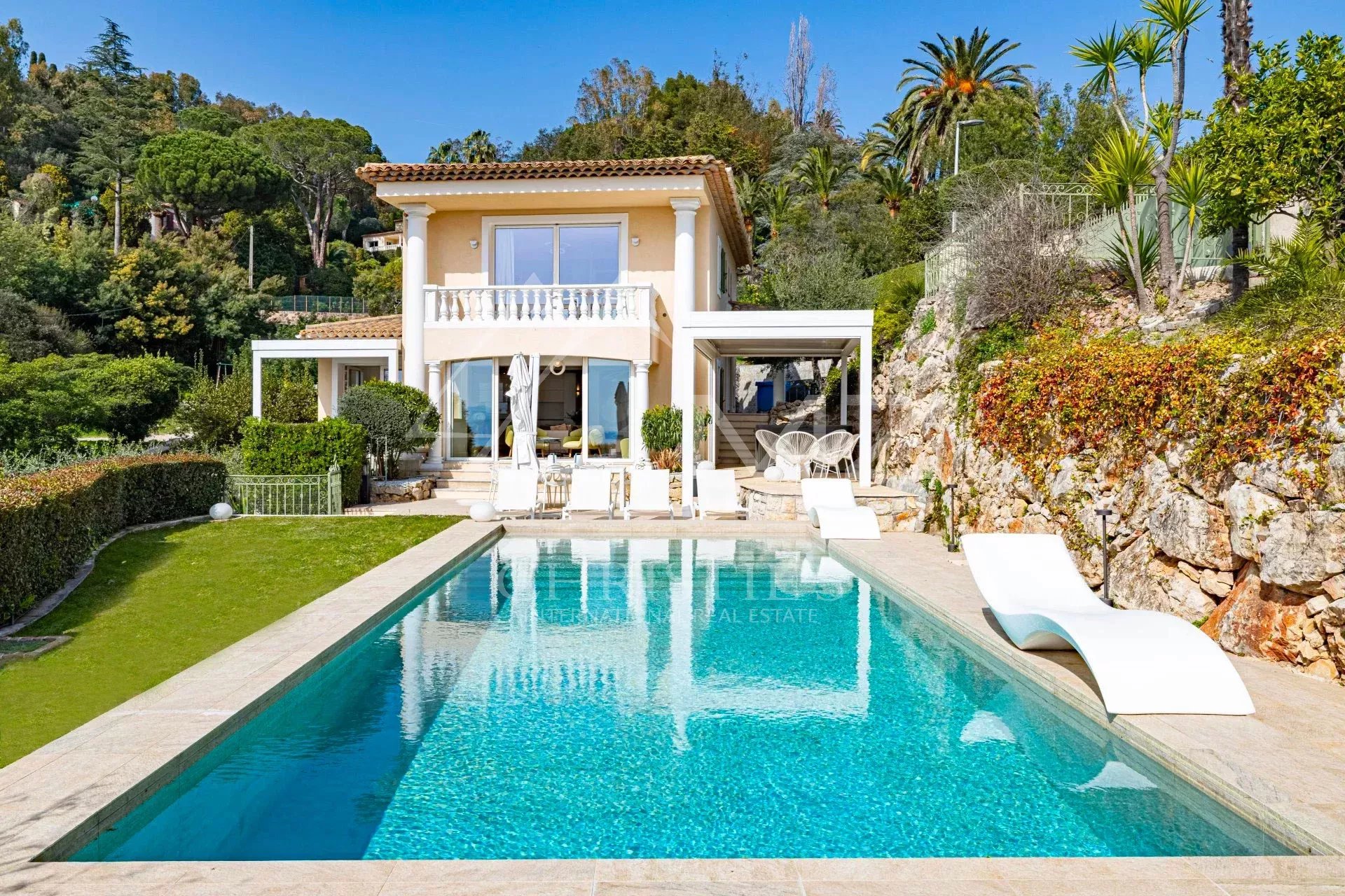 Cannes - Croix des Gardes  - Villa avec vue mer