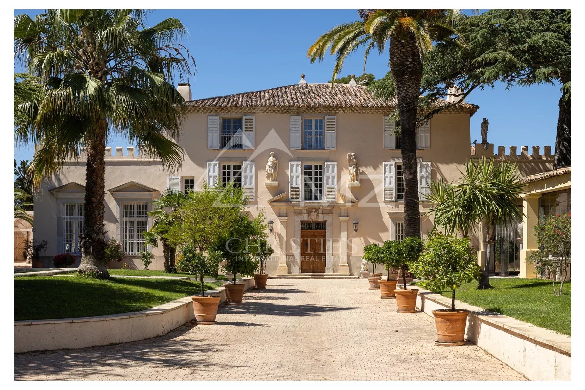 Saint-Cyr-sur-Mer, Château provençal au coeur des vignes