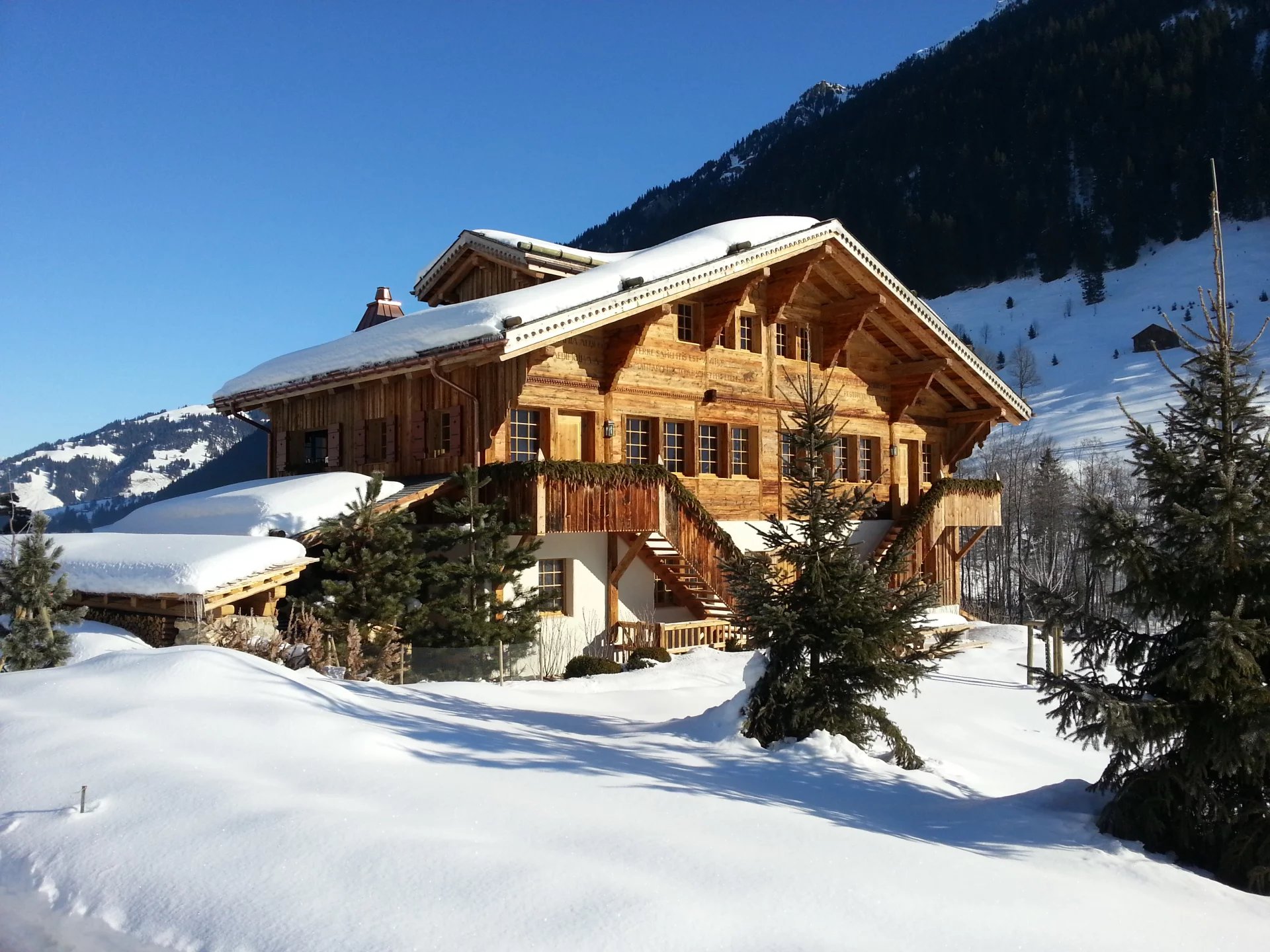 Chalet de conte de fées en location saisonnière à Lauenen