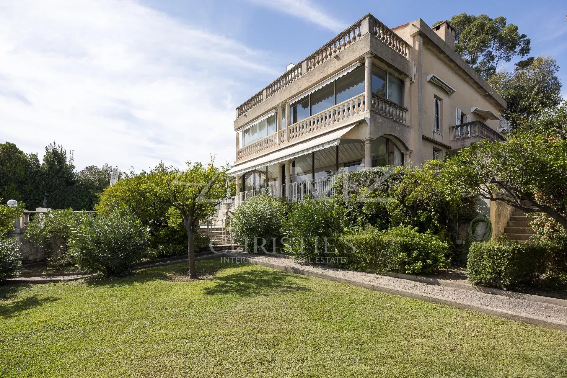 GOLFE JUAN - VUE PANORAMIQUE MER - DUPLEX