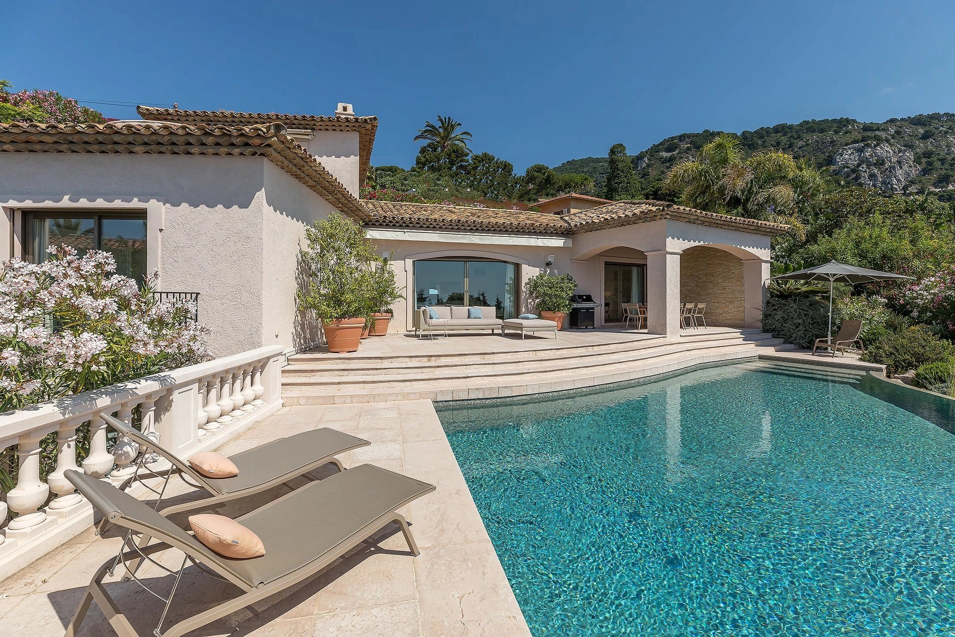 Villefranche-sur-Mer - Superb Provencal Villa