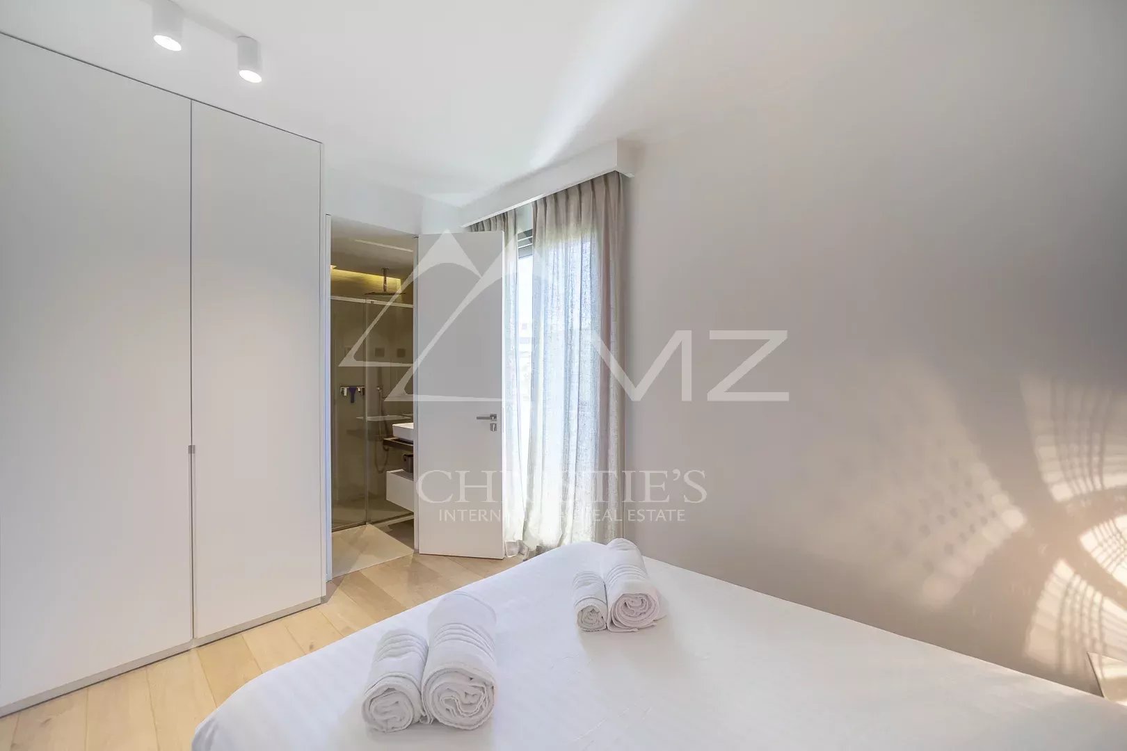 Cannes - Croisette - 3 bedrooms apartment