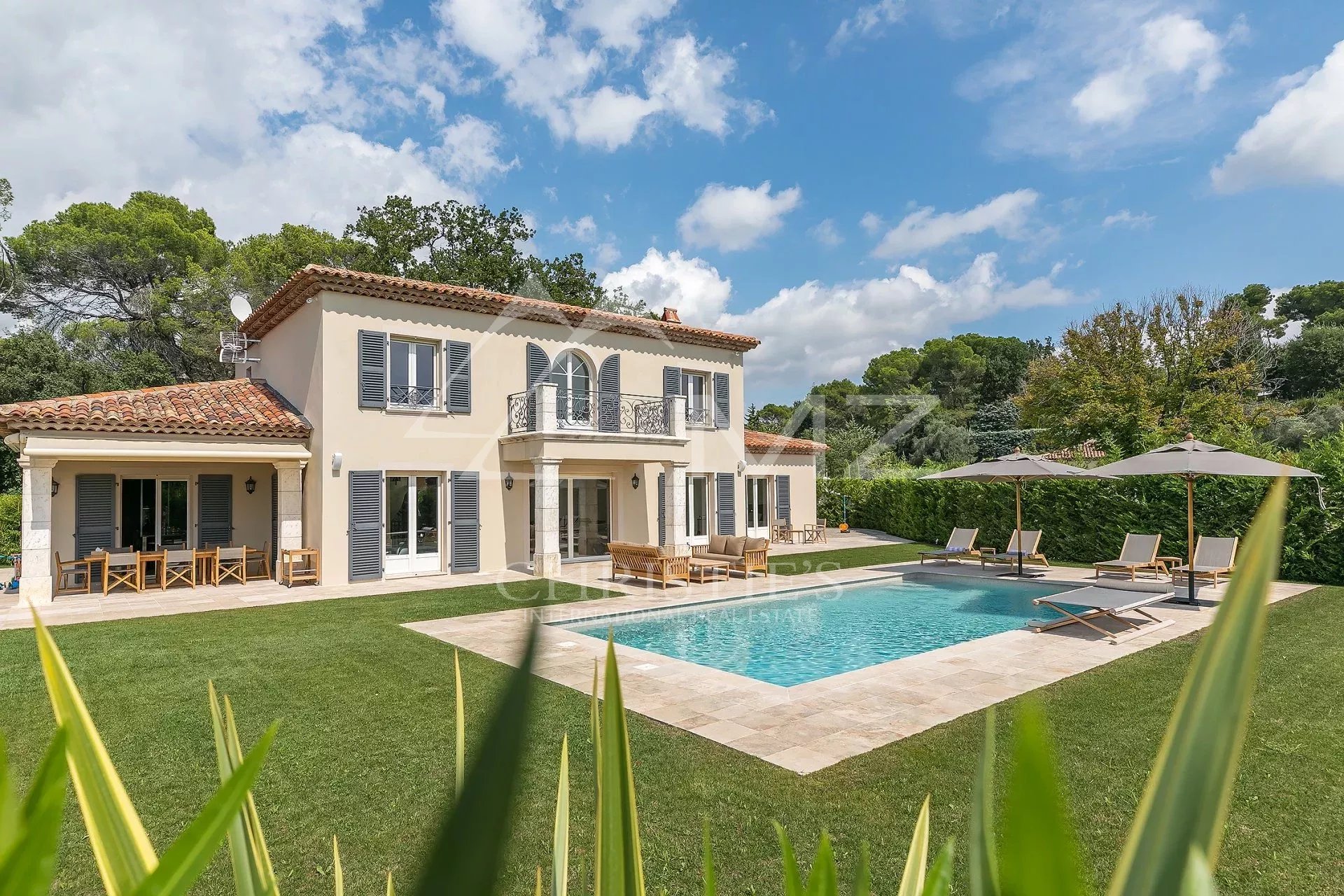 Mougins -  Luxurious gated domain