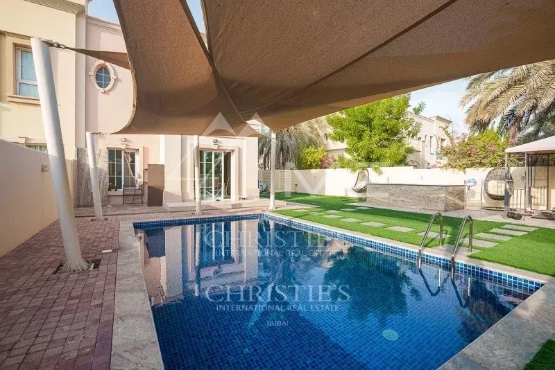 Upgraded 3 bed plus study villa | Private Pool