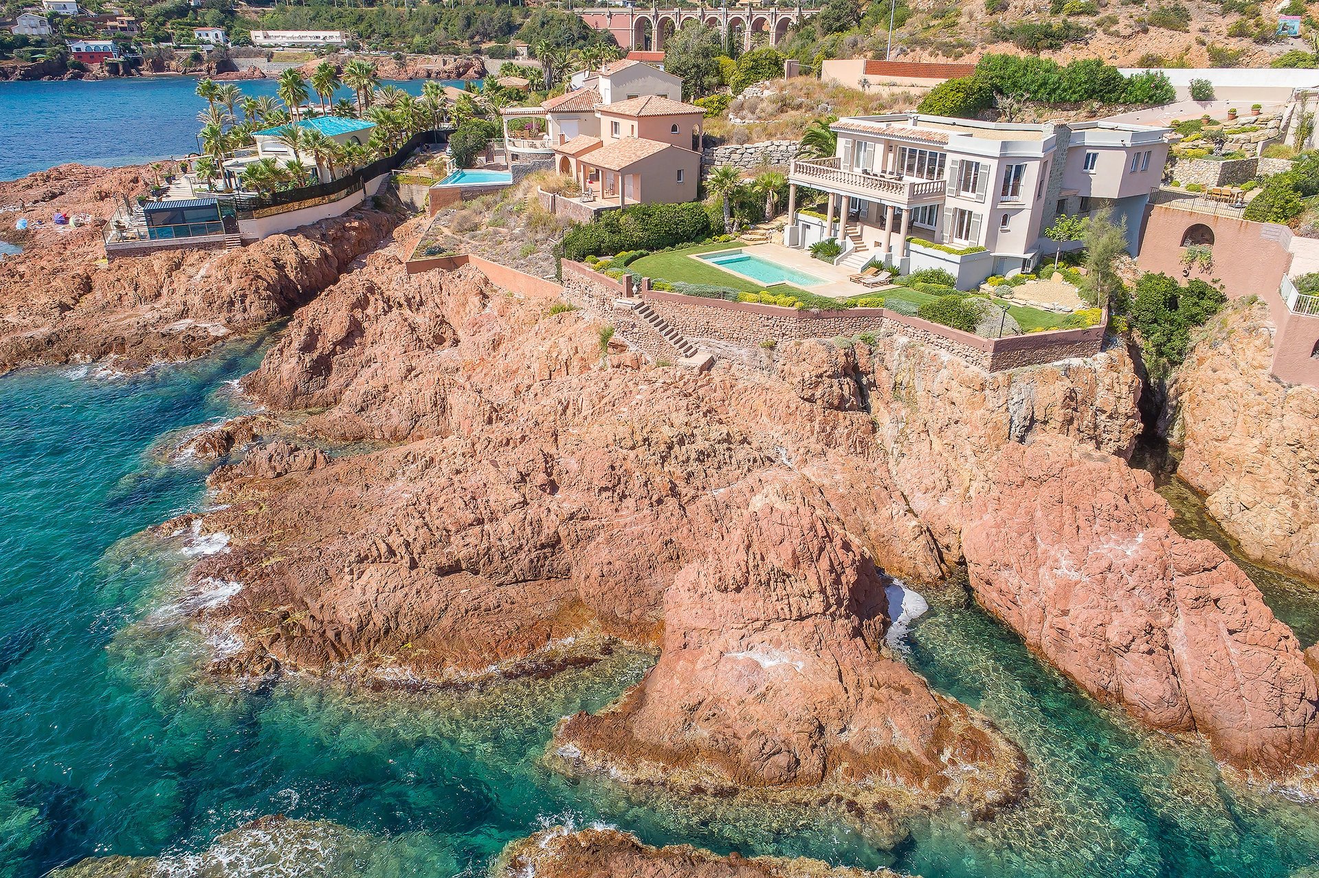 Proche Cannes - Villa pieds dans l'eau