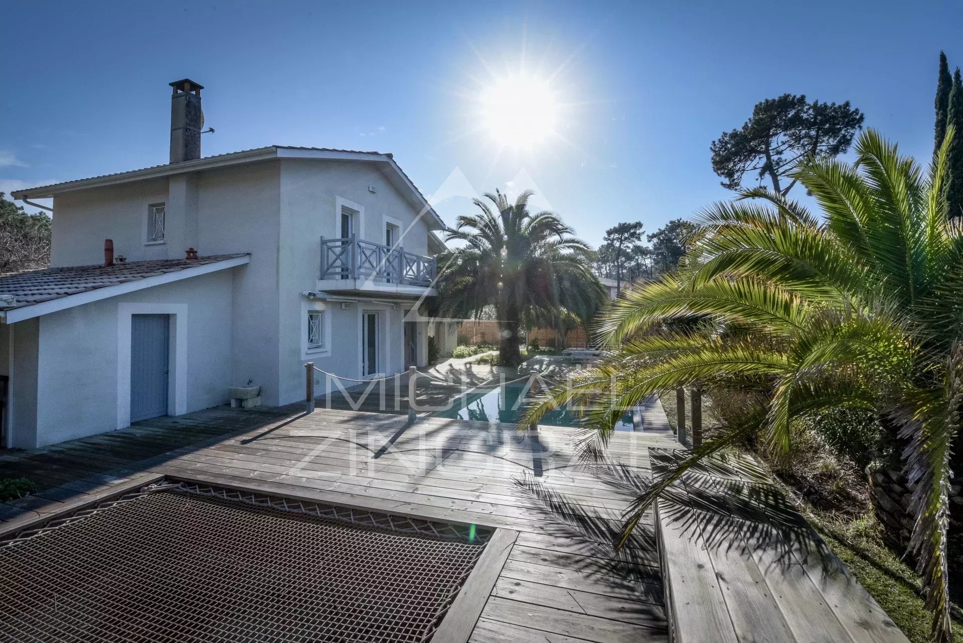 Villa avec piscine - 5 Chambres - Proche plage