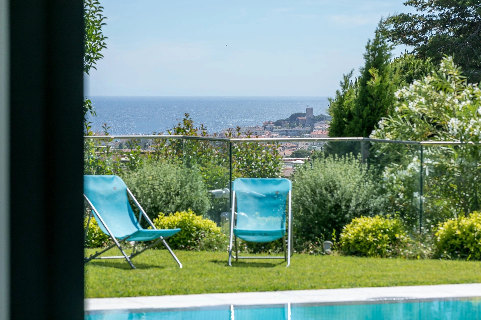 Proche Cannes - Villa contempraine neuve