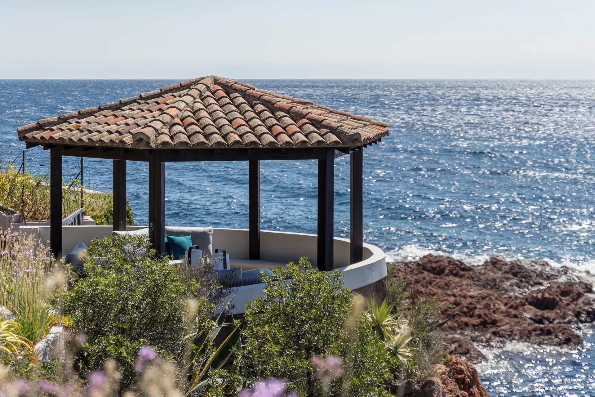 Proche Cannes - Villa pieds dans l'eau