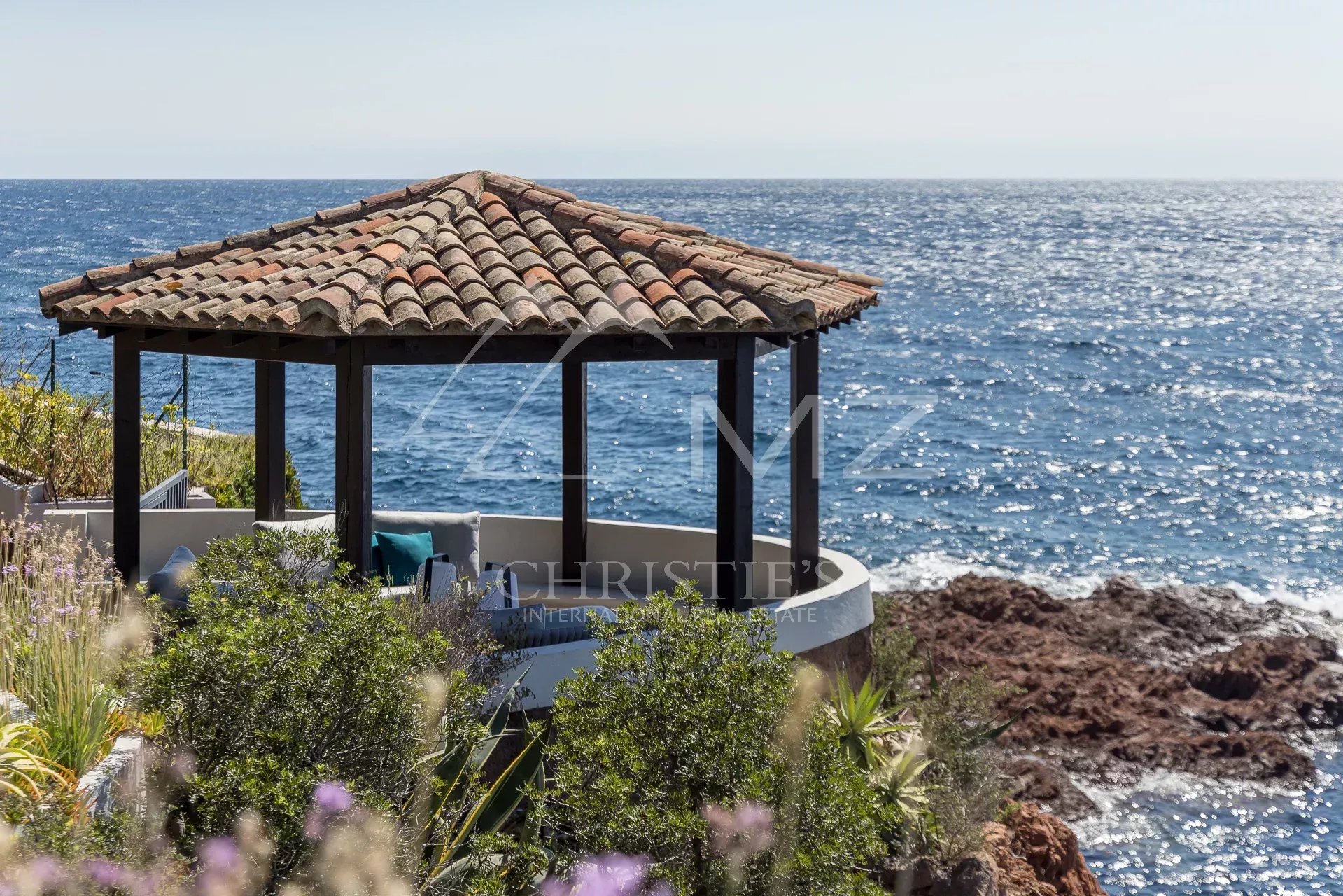 Proche Cannes - Villa pieds dans l'eau