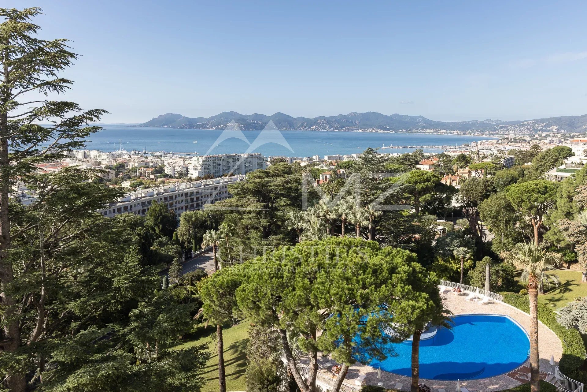 EXCLUSIVITE: Superbe appartement contemporain à la vue mer