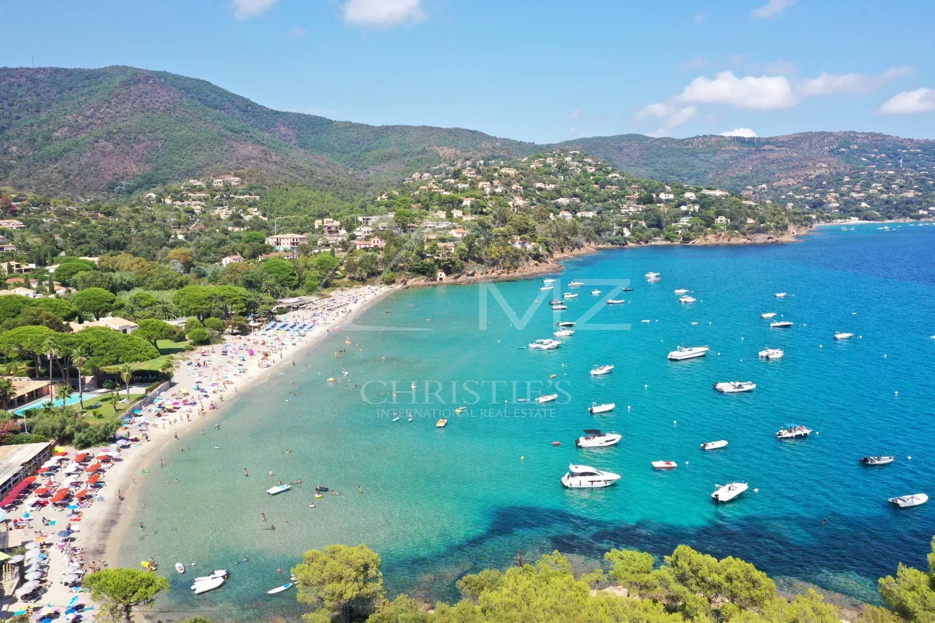 RARE A LA VENTE - PROPRIETE PIEDS DANS L'EAU - CAP NEGRE