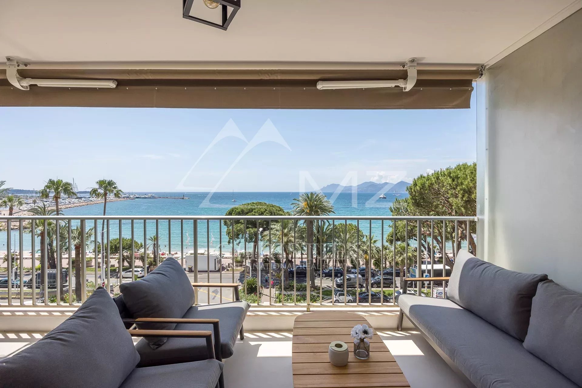 Cannes - Croisette - 2 bedrooms apartment