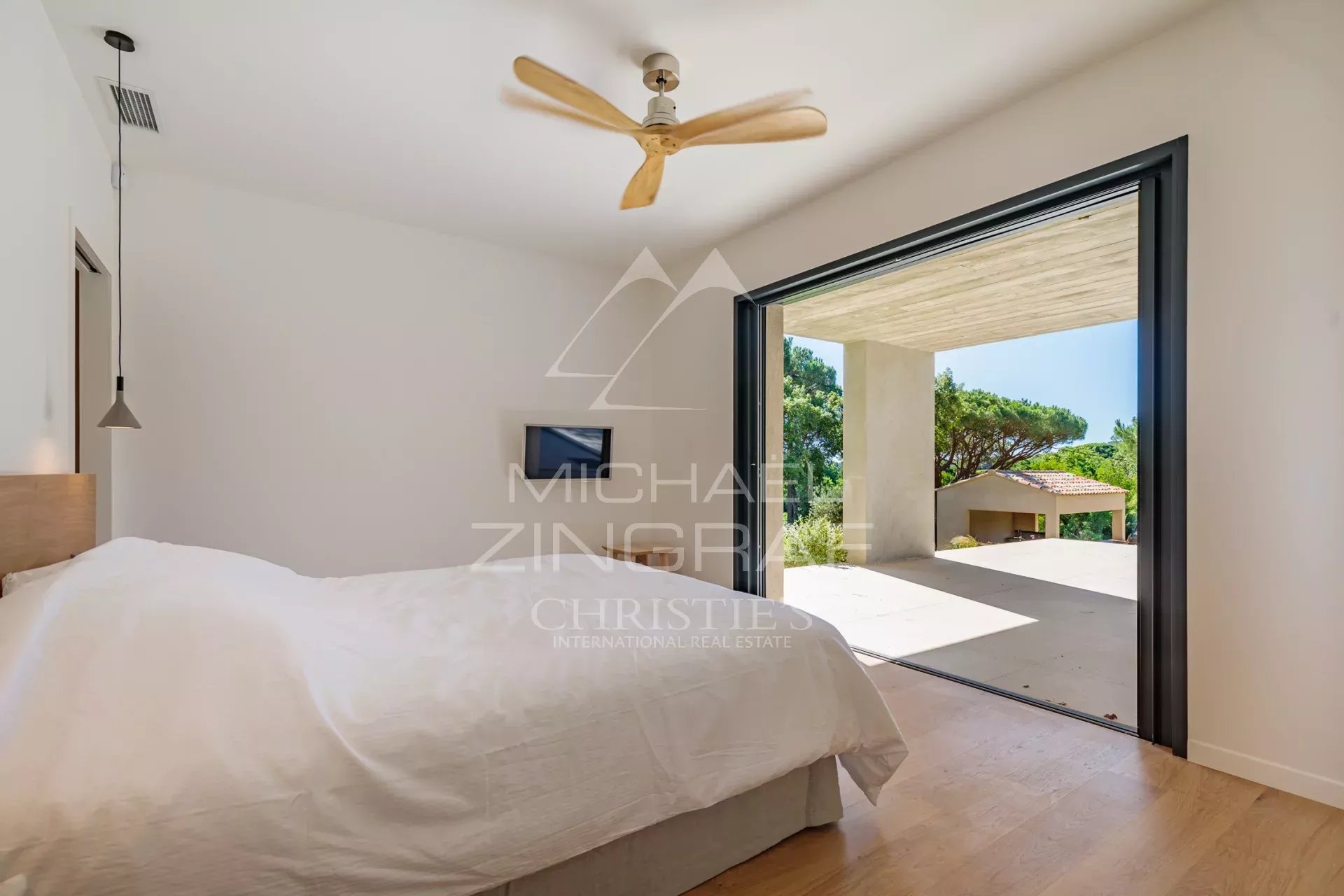 Ramatuelle - New contemporary villa