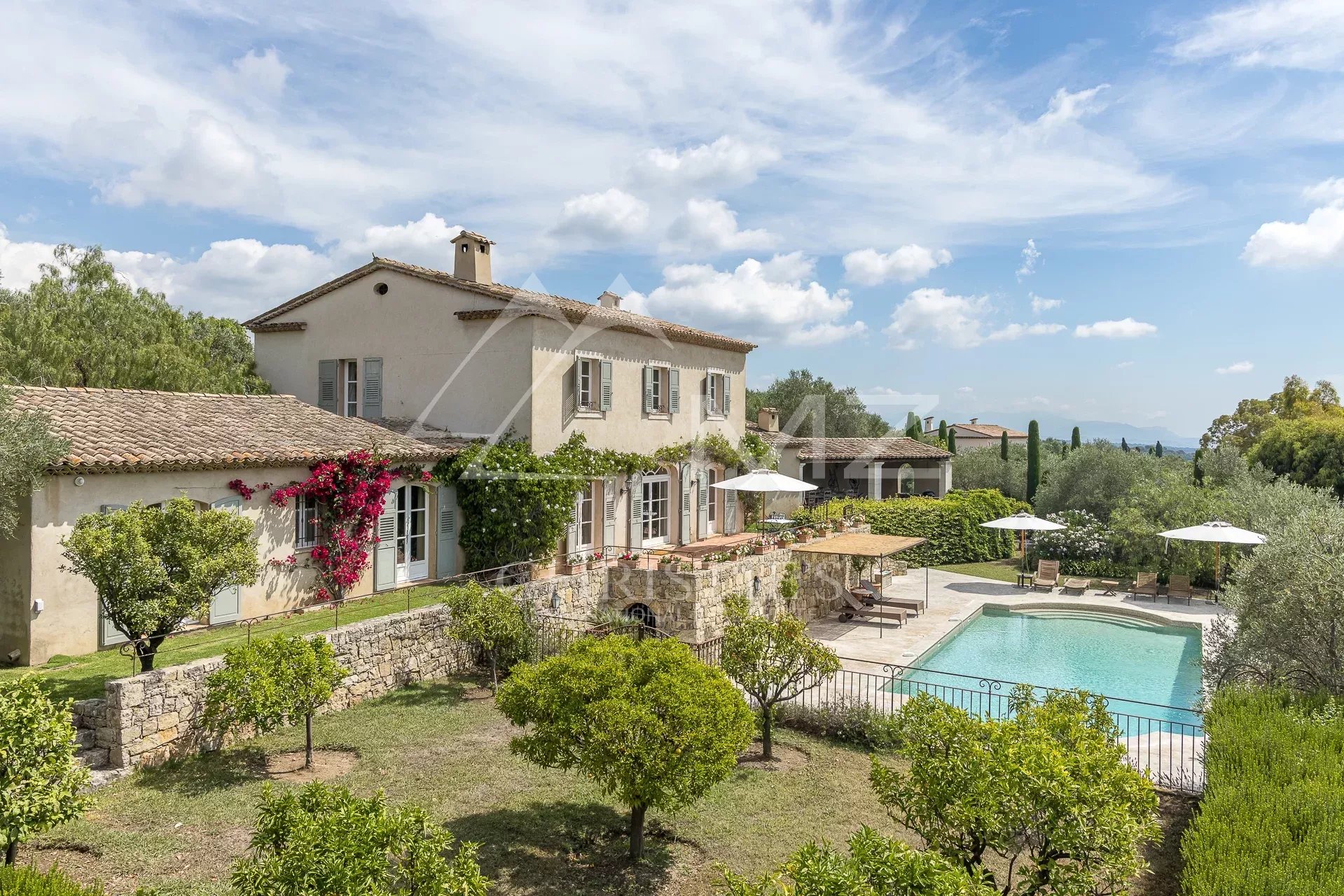 VALBONNE - CHARMING PROVENCAL BASTIDE