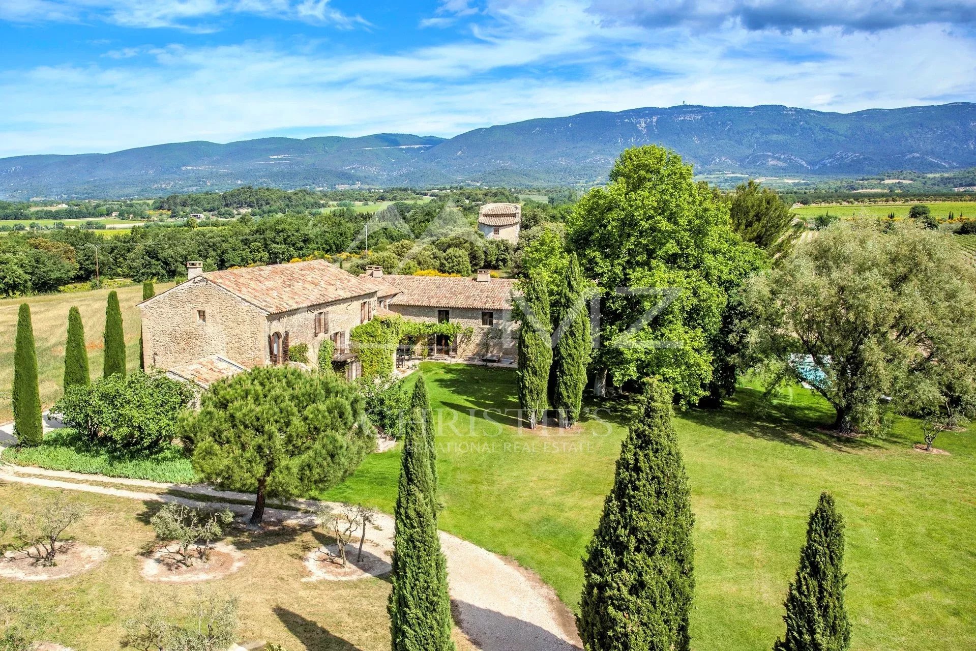 Close to Aix-en Provence - Superb stone Sheepfold