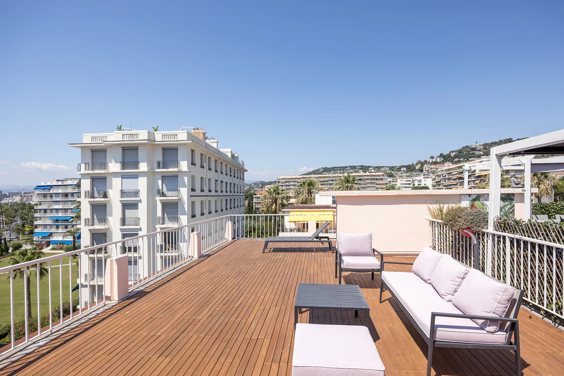 Cannes Croisette - Palm Beach - Penthouse vue mer entièrement rénové