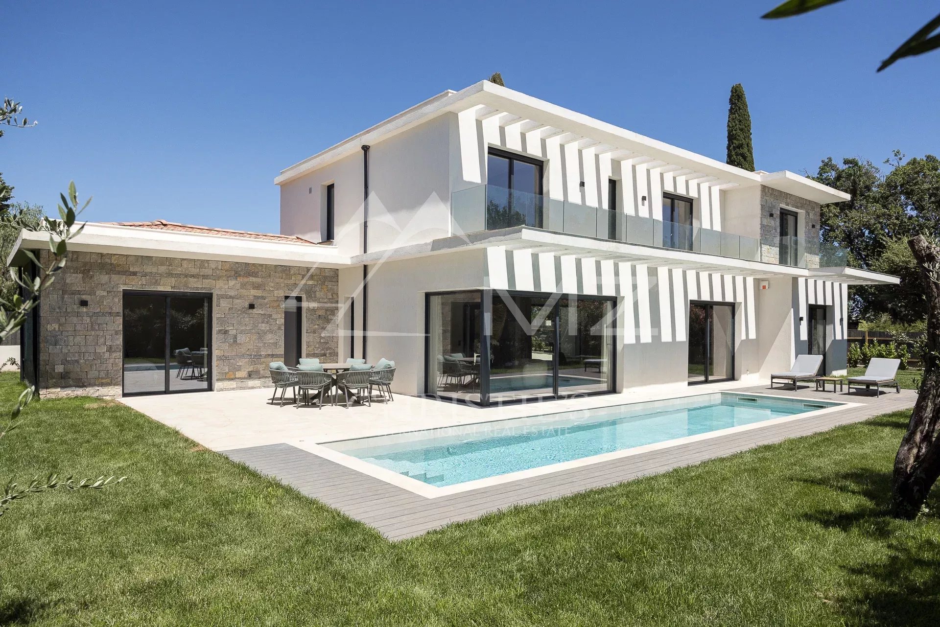 Villa neuve contemporaine à Mougins