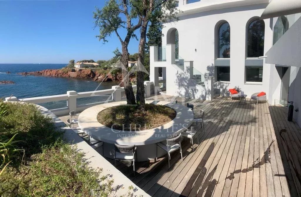 Proche Cannes - Villa pieds dans l'eau