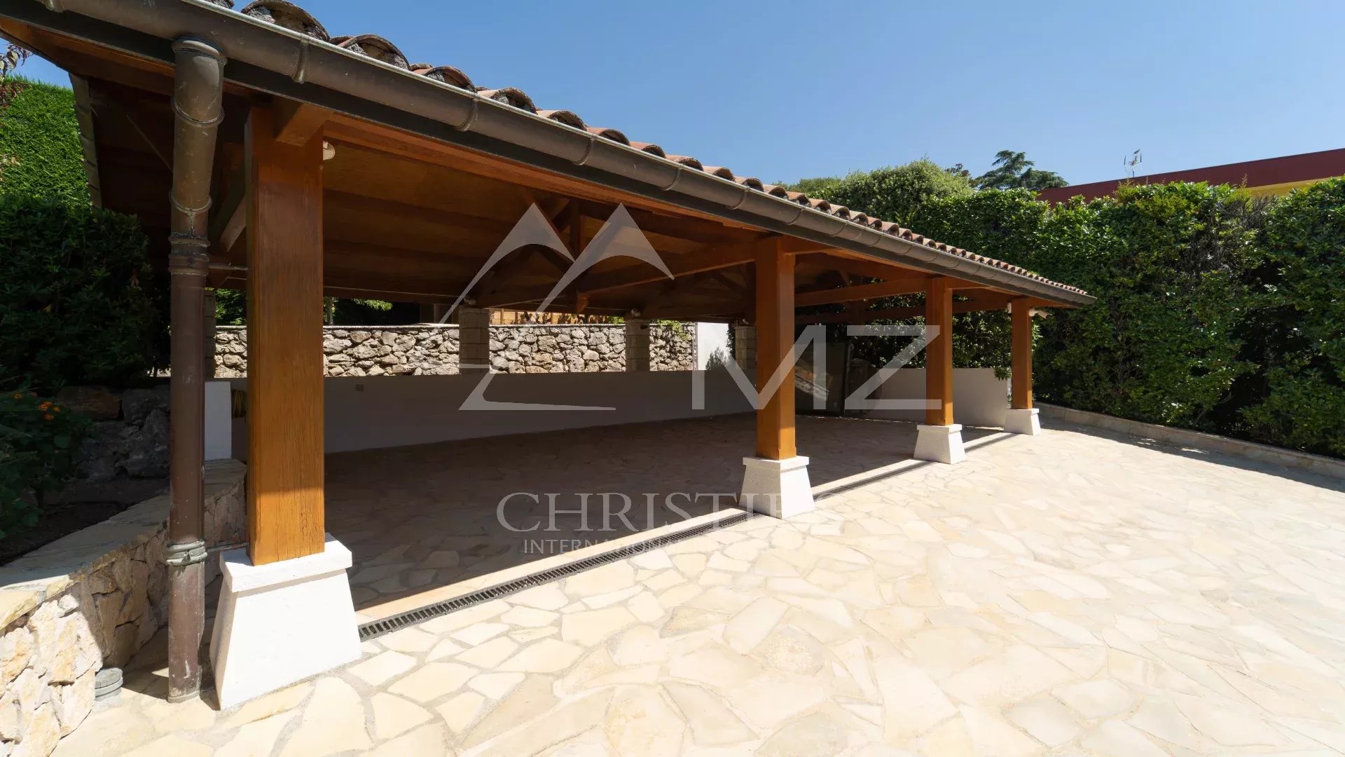 Contemporary Property  panoramic Sea view in Prestigious Estate.