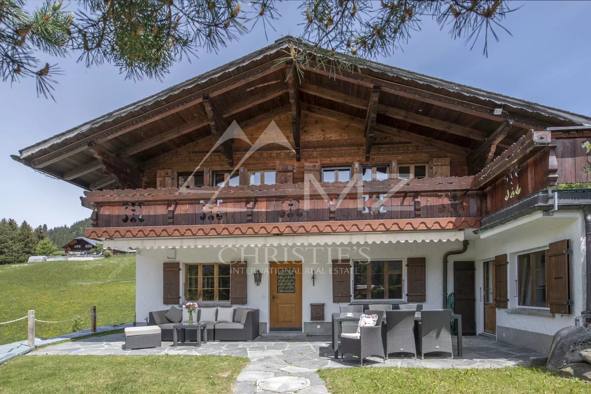 Traditionelles Chalet zur Vermietung in Oberbort mit herrlicher Aussicht