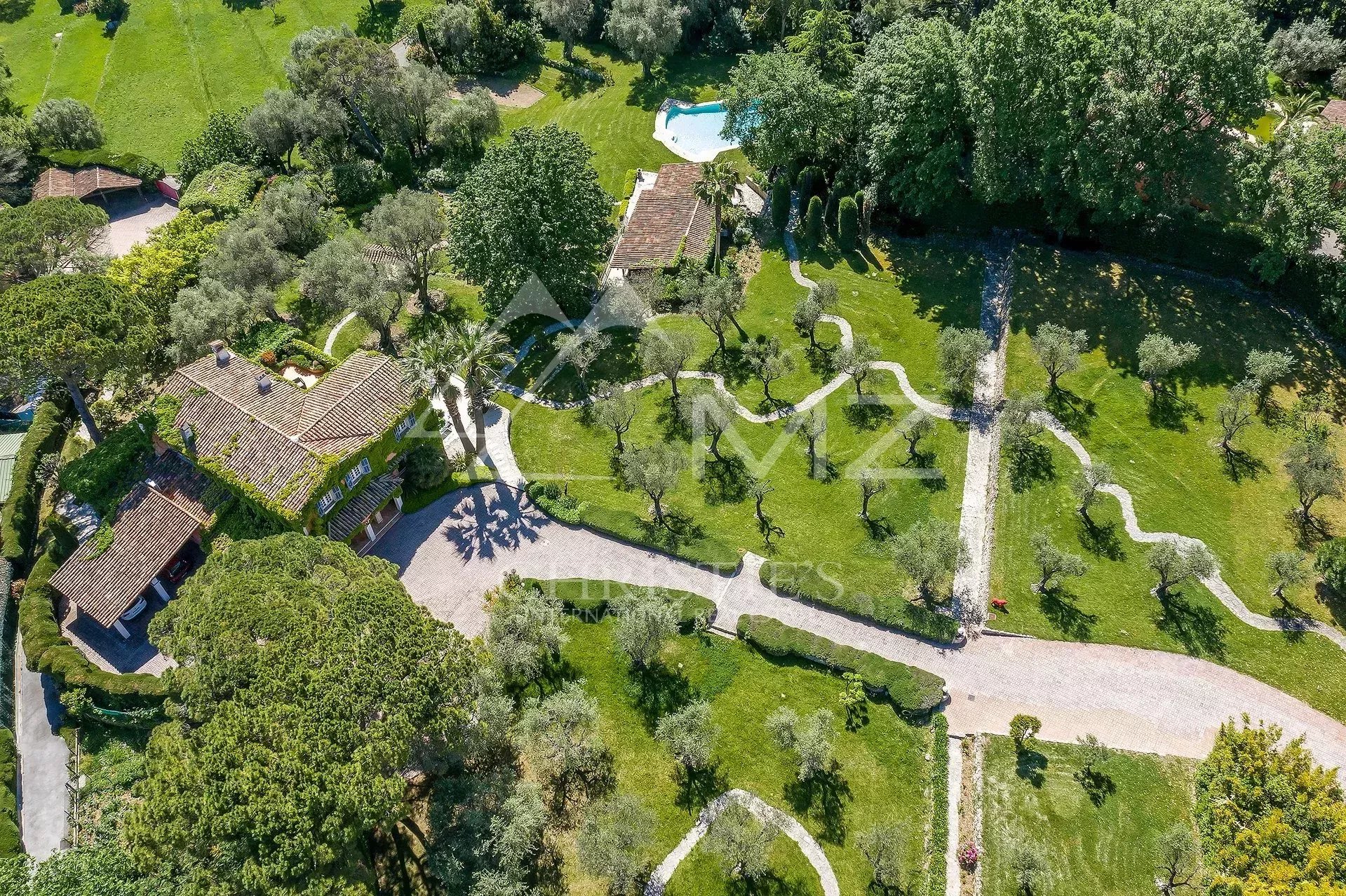 Mougins - Charmante propriété au village