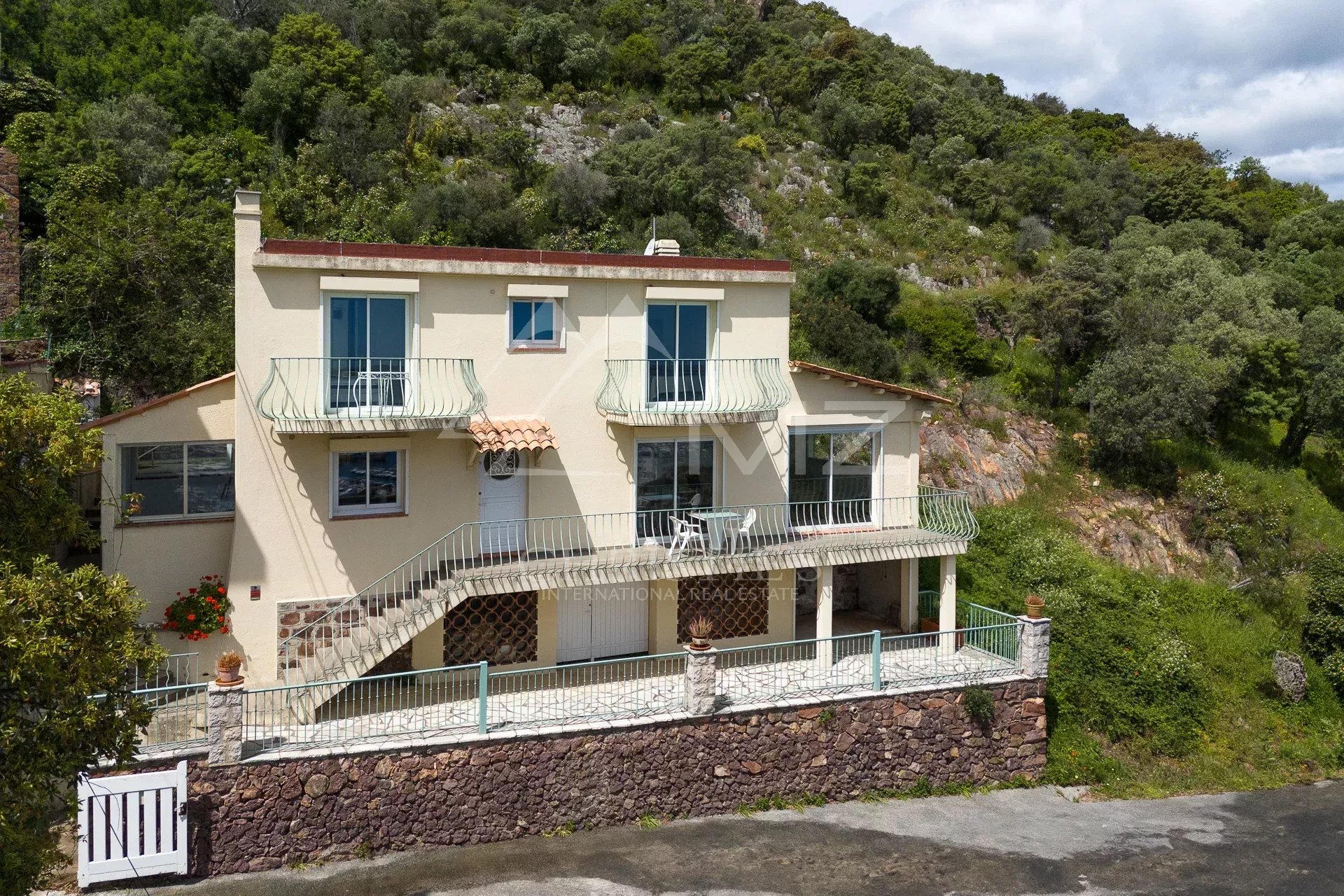 Élégante maison de ville avec vue mer