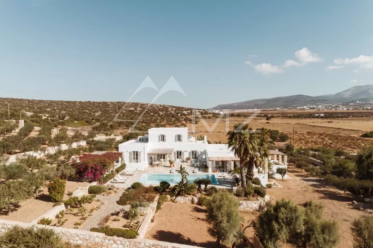 Amazing villa in Voutakos with view over Antiparos