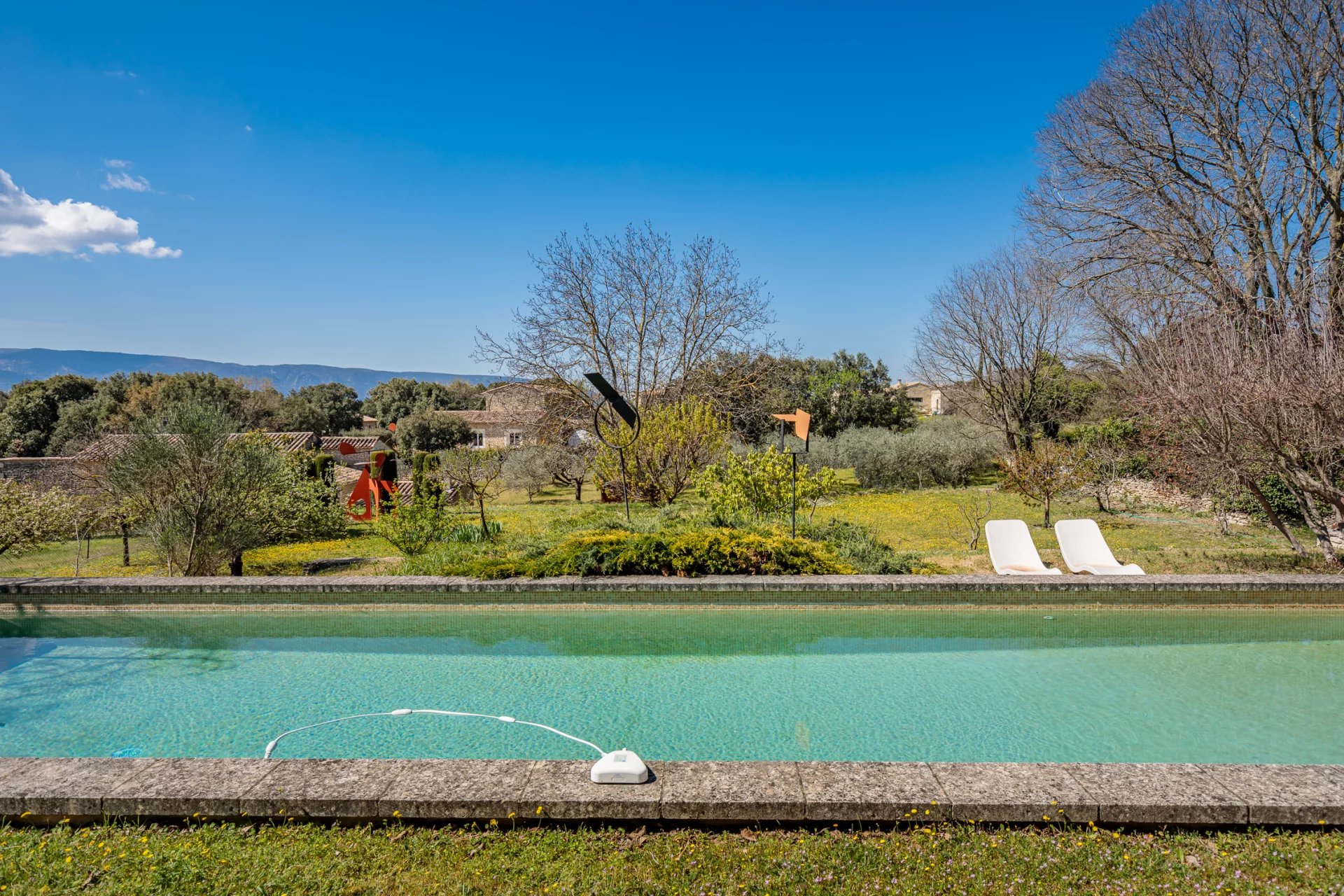 Proche Gordes - Superbe maison avec vue dégagée