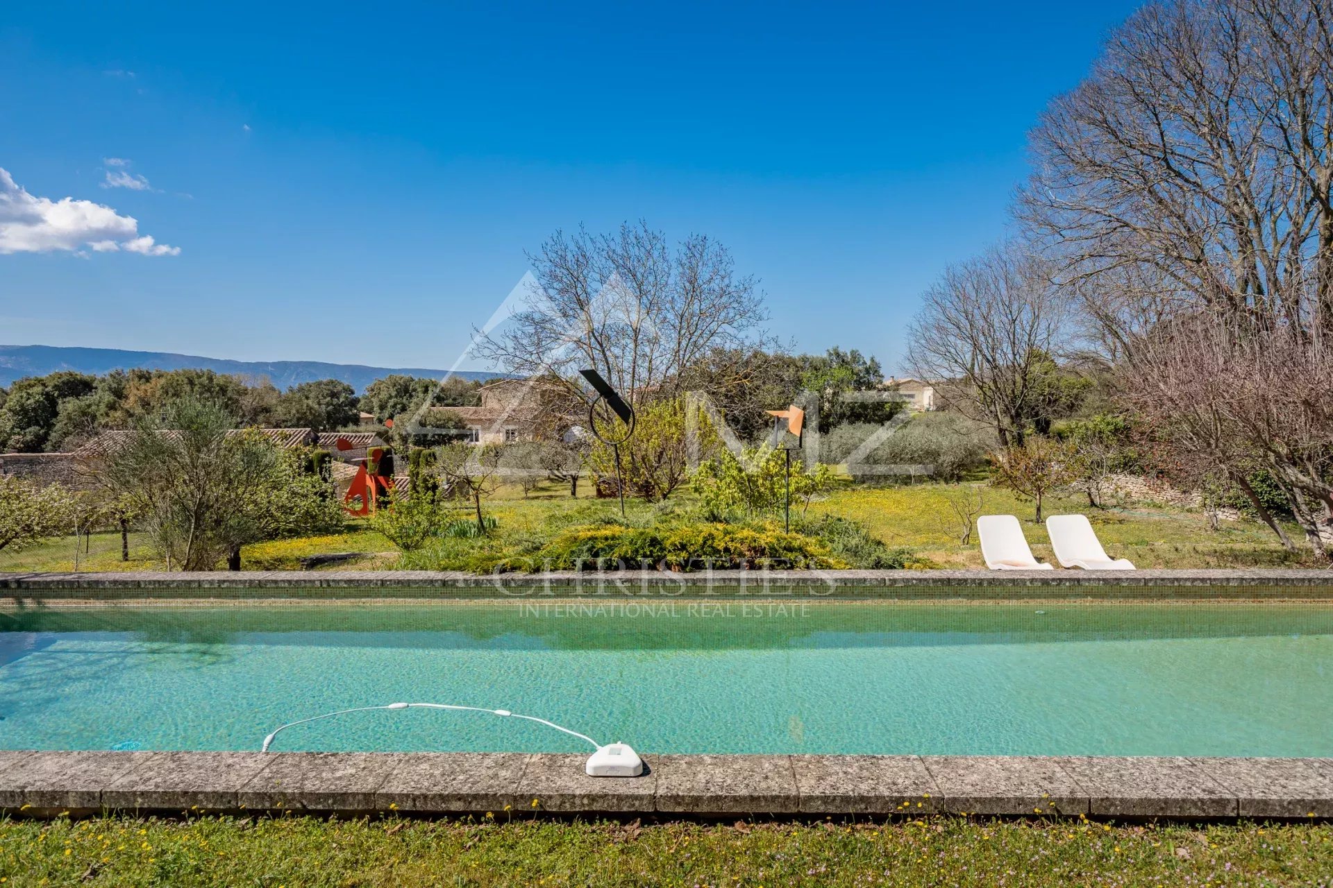 Proche Gordes - Superbe maison avec vue dégagée