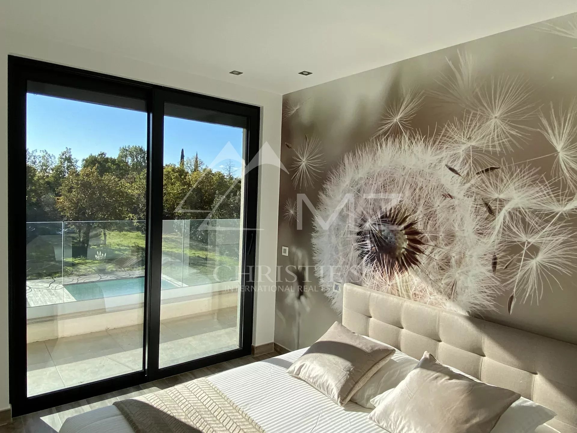 Contemporary 4 bedrooms Villa - Cannes countryside