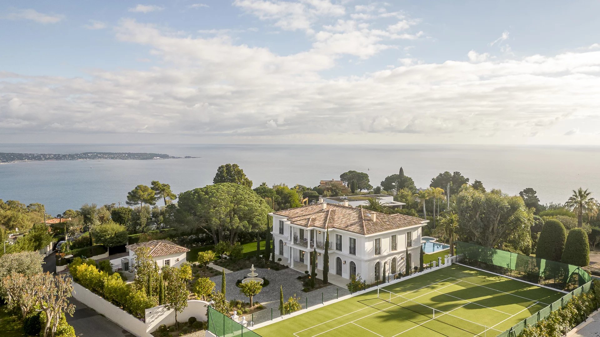 Super Cannes - Unique propriété florentine neuve