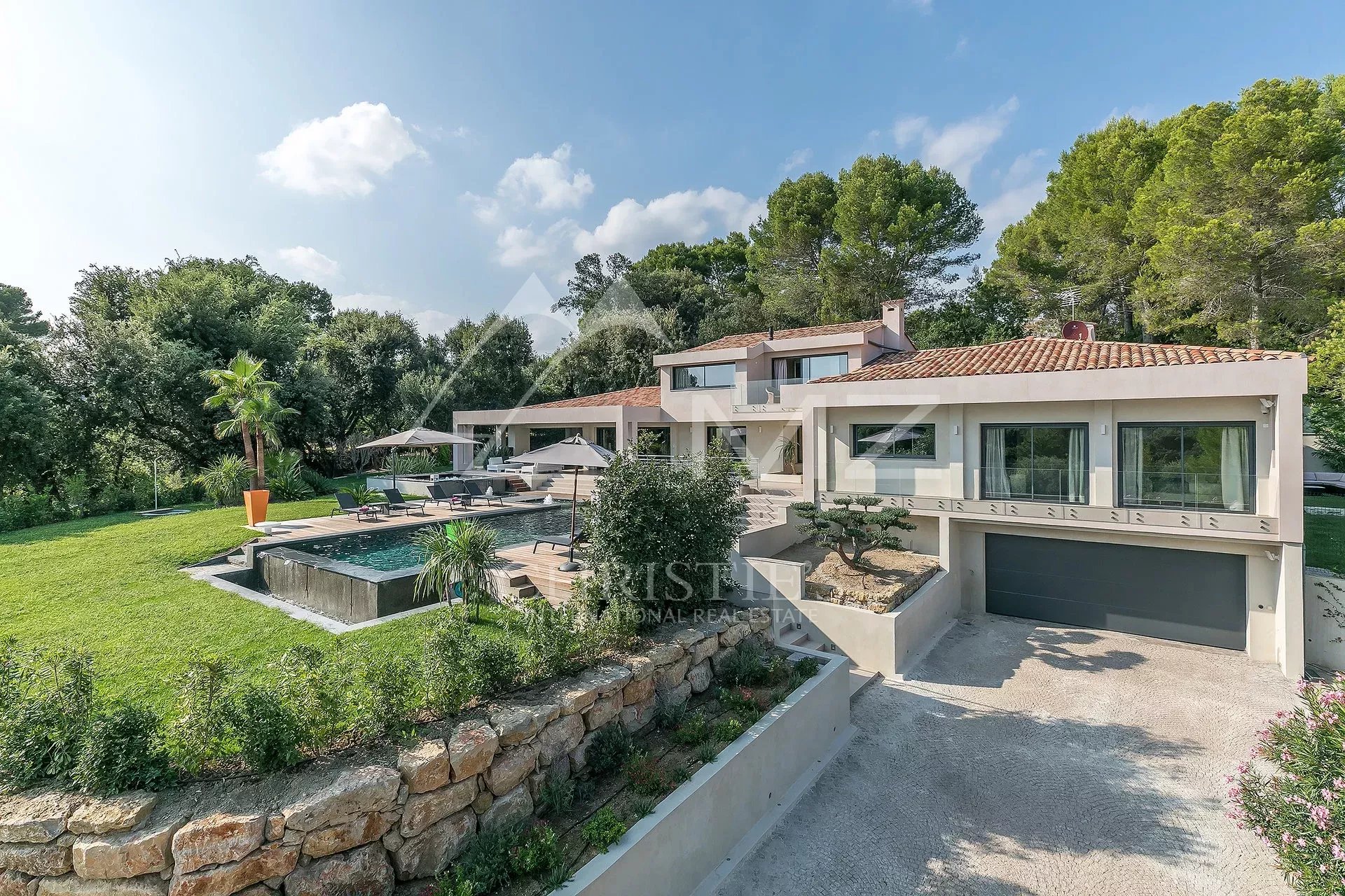 Valbonne - New contemporary villa