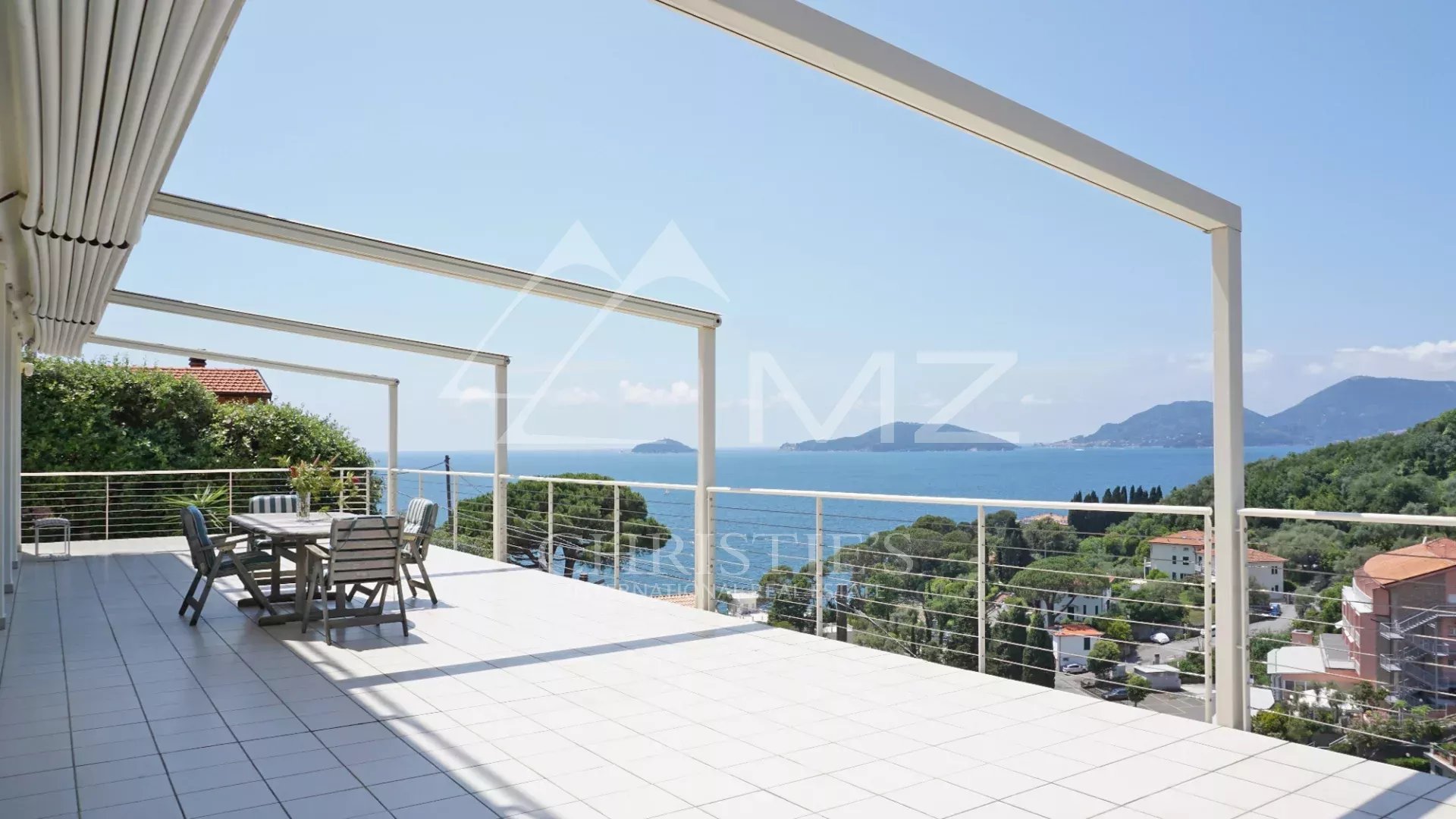 Elegant modern villa with large windows and sea view over the Gulf of Poets in Fiascherino, Lerici