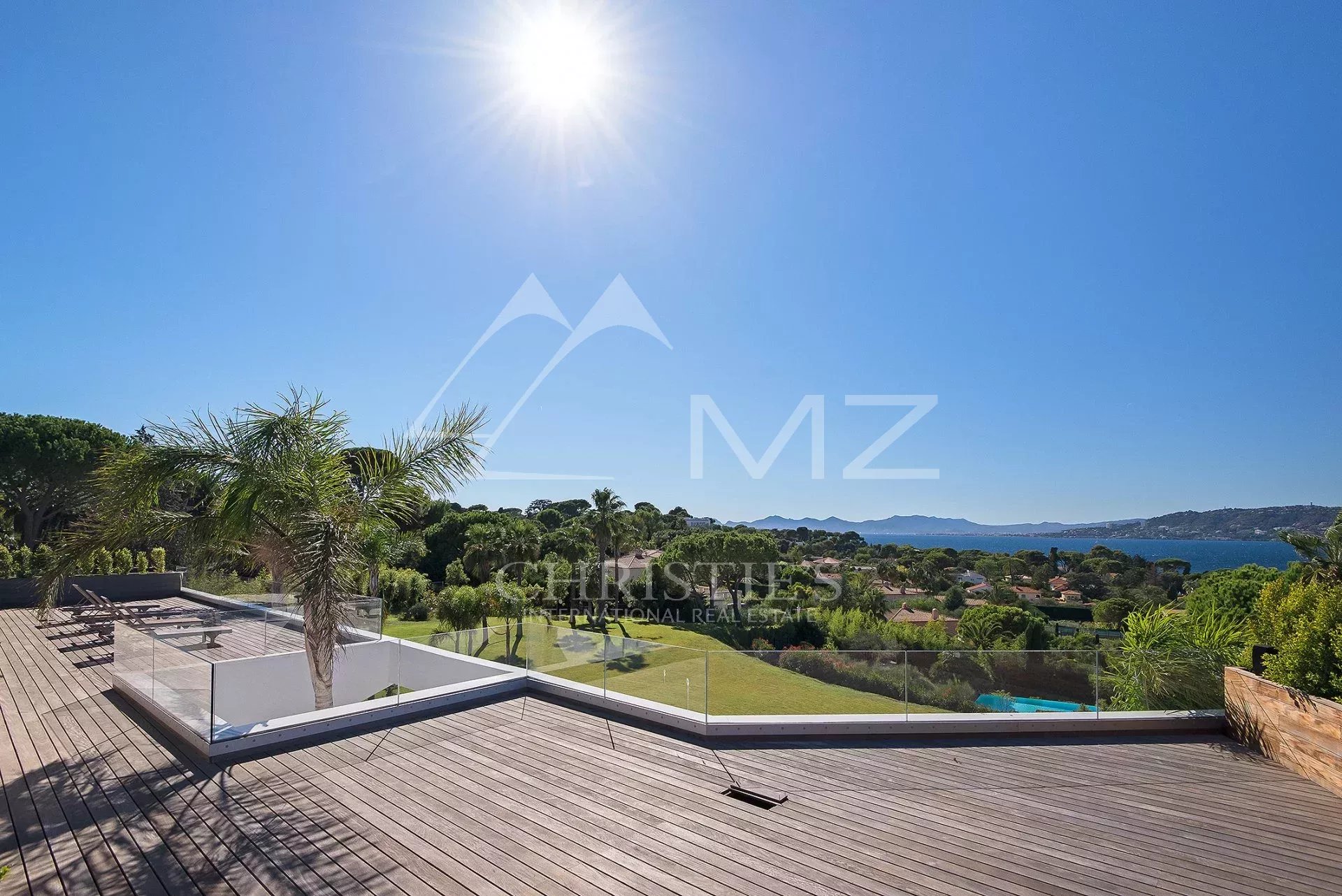 Cap d'Antibes - Rare contemporaine villa neuve