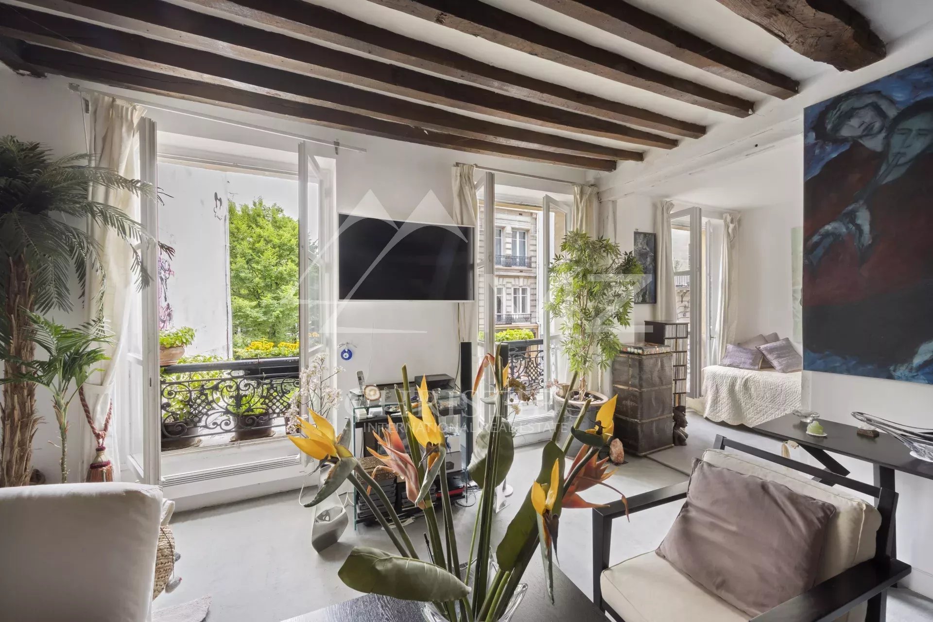 Apartment in Rue Vieille du Temple in the Marais to renovate