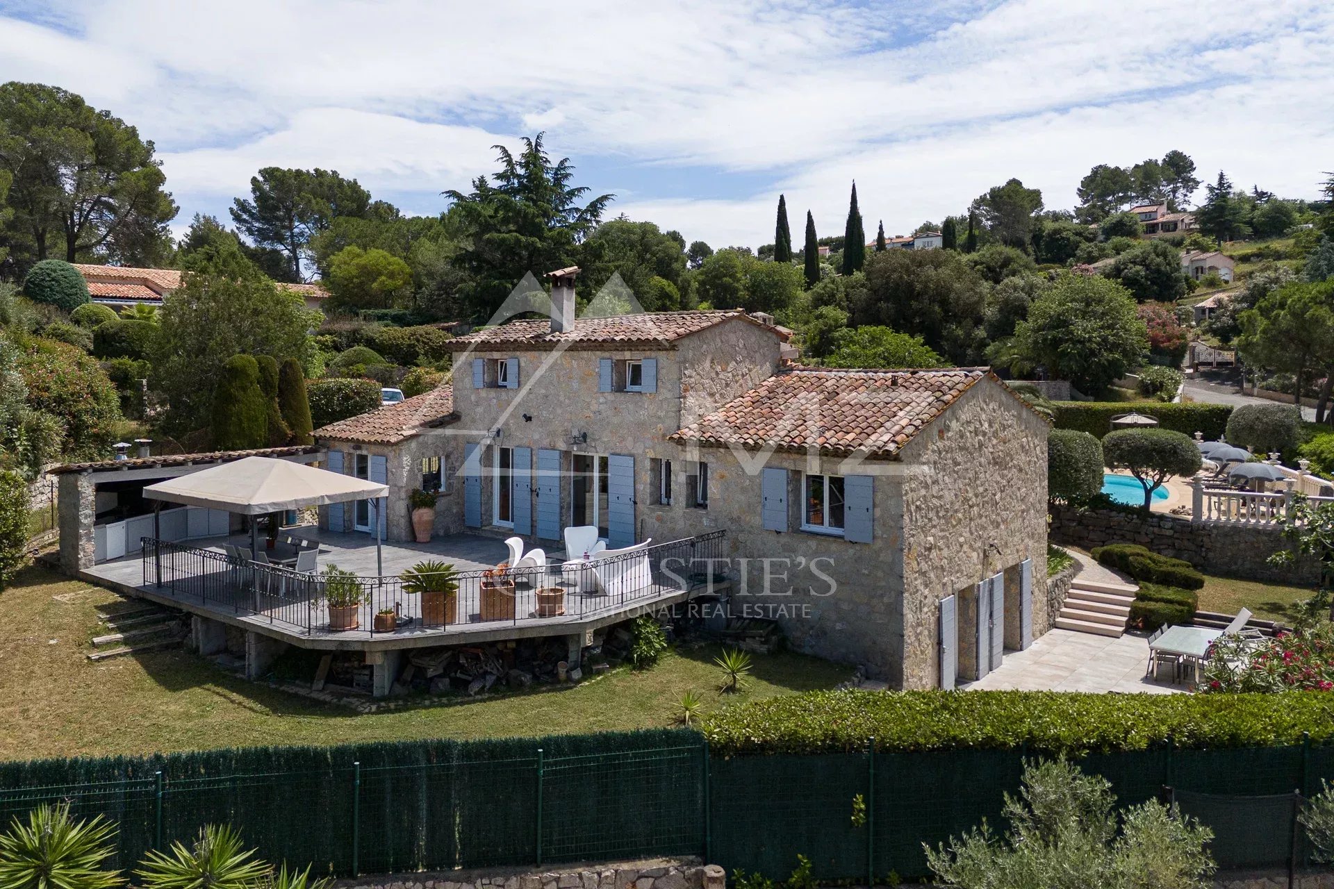 Villa plein soleil avec appartement annexe et piscine