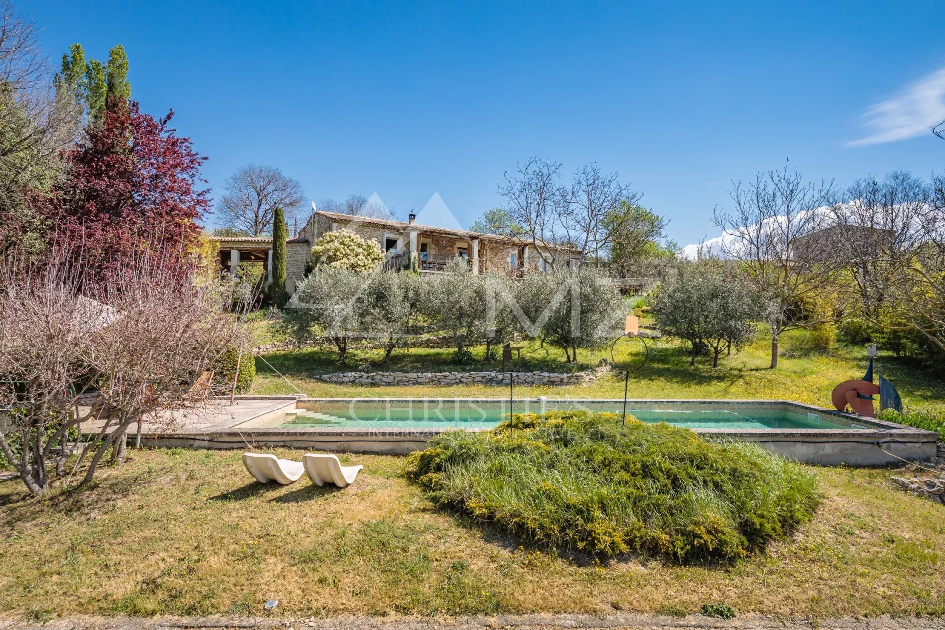 Proche Gordes - Superbe maison avec vue dégagée