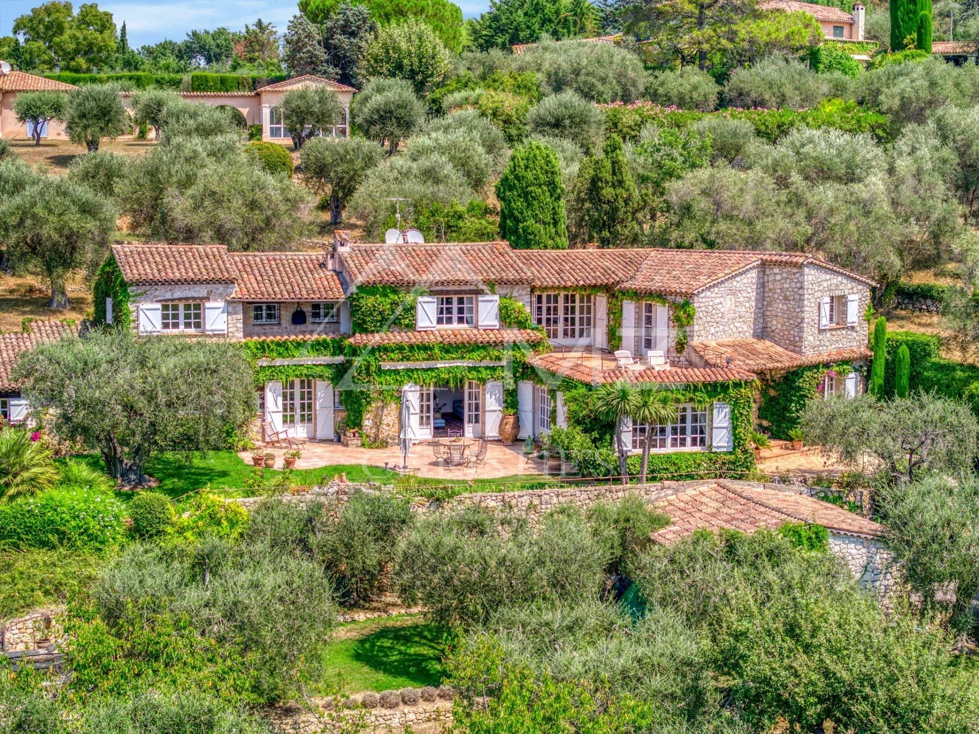 Mougins vue panoramique